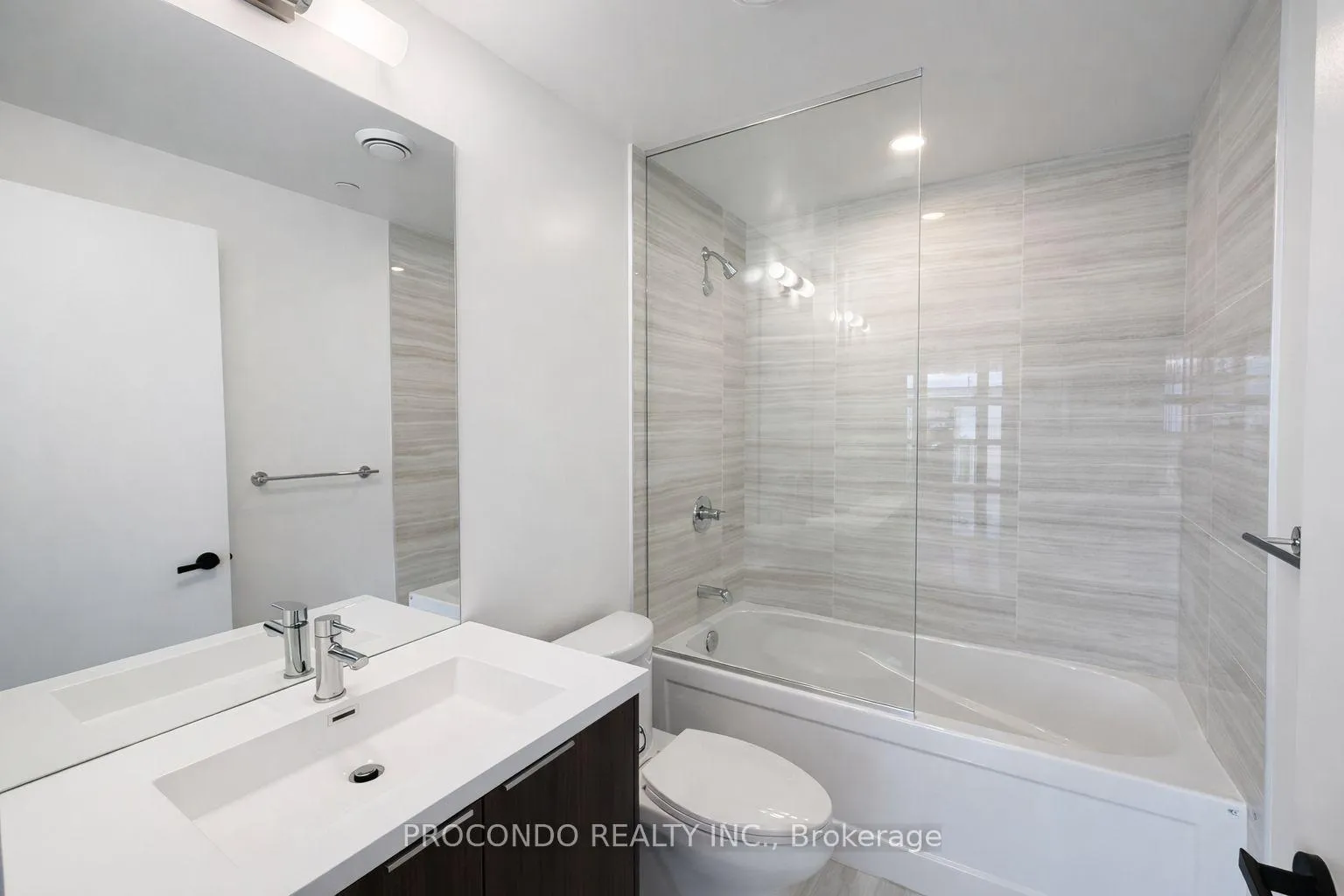 Photo 6 of Unit 5801, 8 Interchange Way, Vaughan, Vaughan Corporate Centre — HOMEH