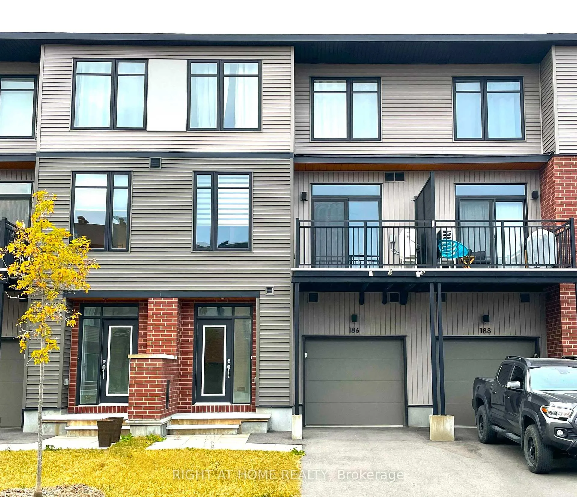 Photo 1 of 186 Visor Private, Ottawa, Kanata - Emerald Meadows/Trailwest — HOMEH
