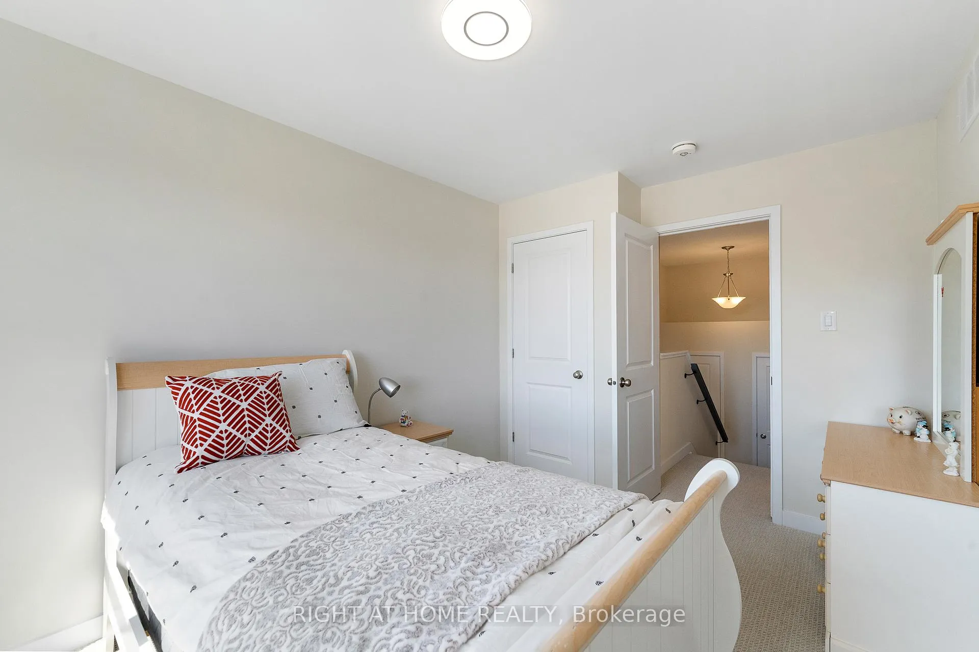 Photo 18 of 186 Visor Private, Ottawa, Kanata - Emerald Meadows/Trailwest — HOMEH