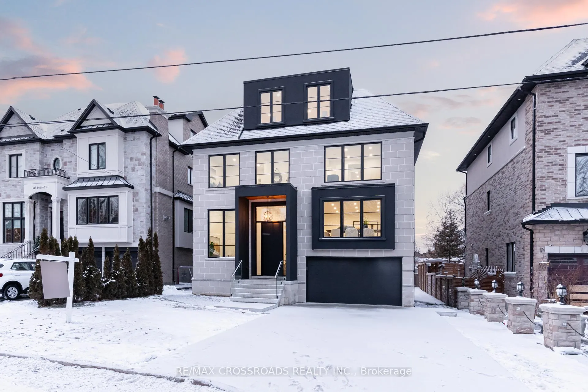Front of 642 Annland Street
