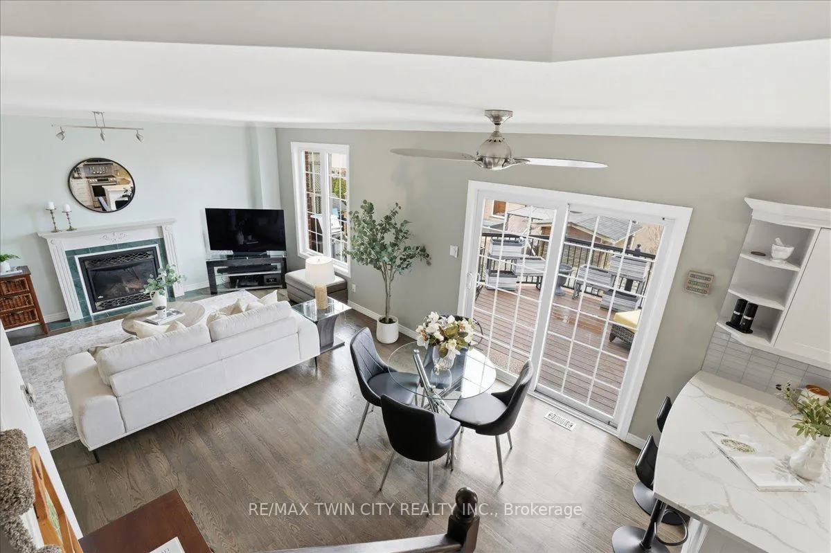 Photo 15 of 640 Munich Circle, Waterloo — HOMEH