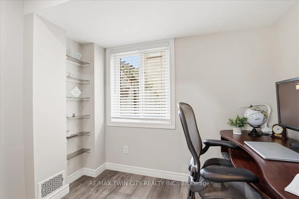 Photo 29 of 640 Munich Circle, Waterloo — HOMEH