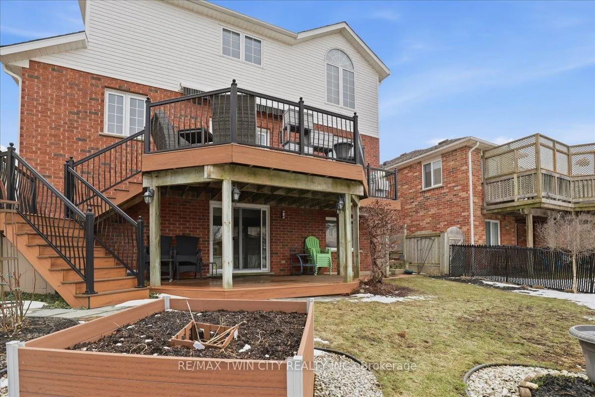 Photo 32 of 640 Munich Circle, Waterloo — HOMEH