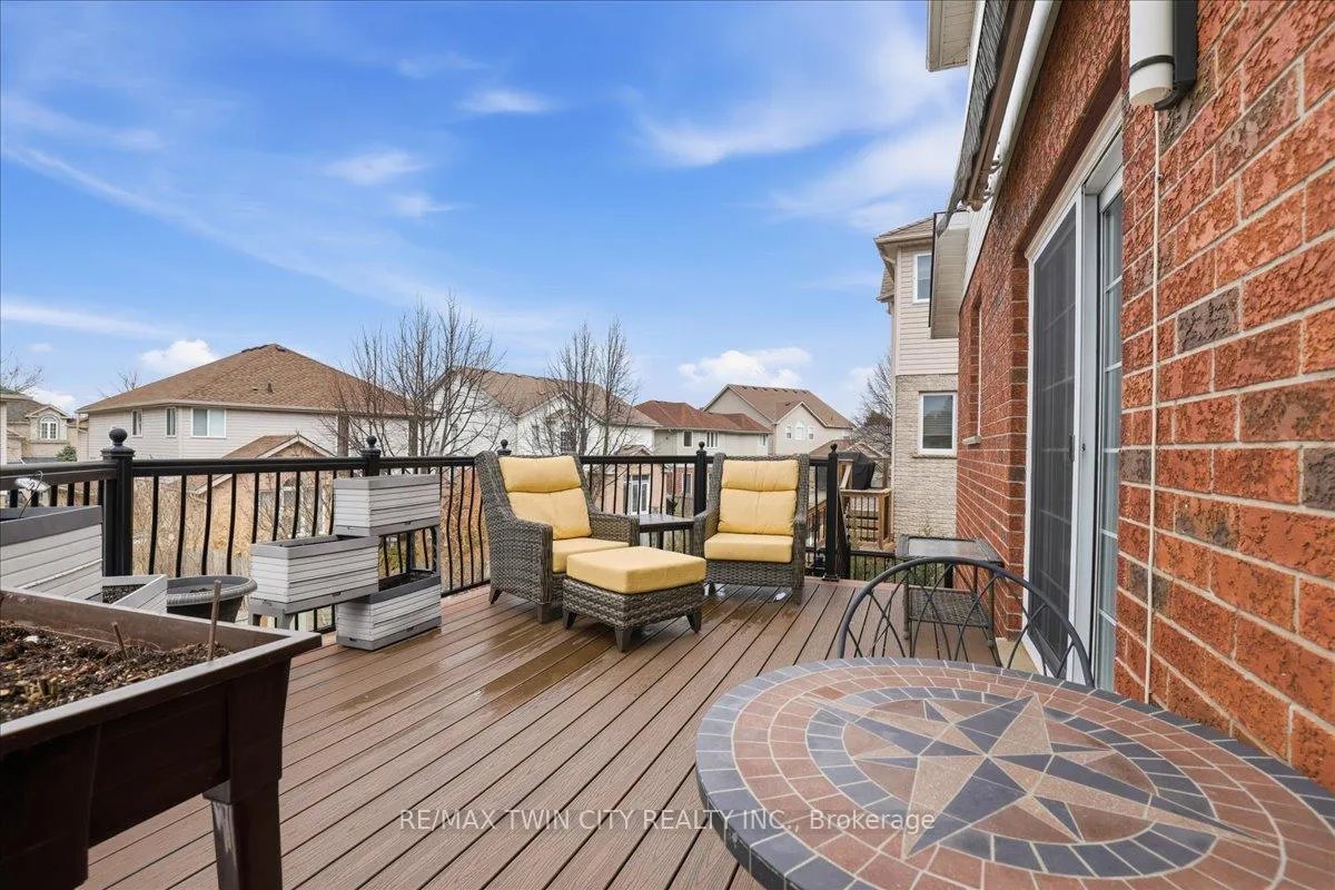 Photo 38 of 640 Munich Circle, Waterloo — HOMEH