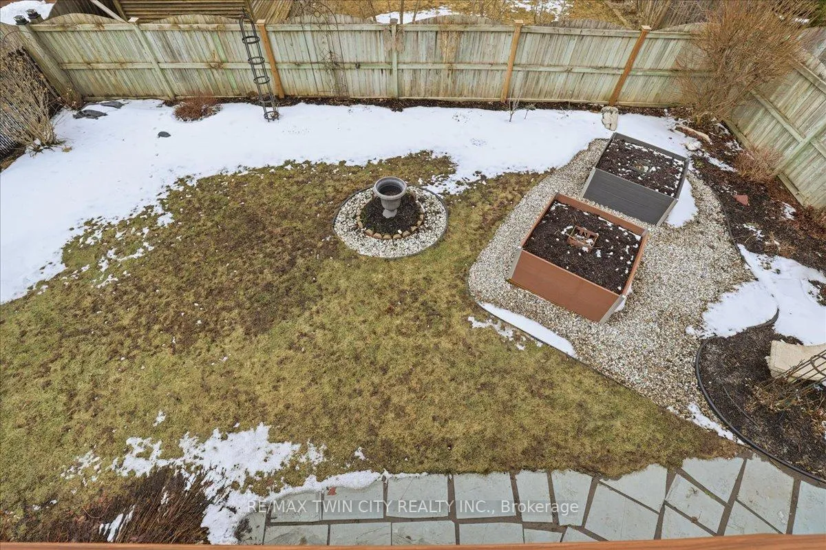 Photo 39 of 640 Munich Circle, Waterloo — HOMEH