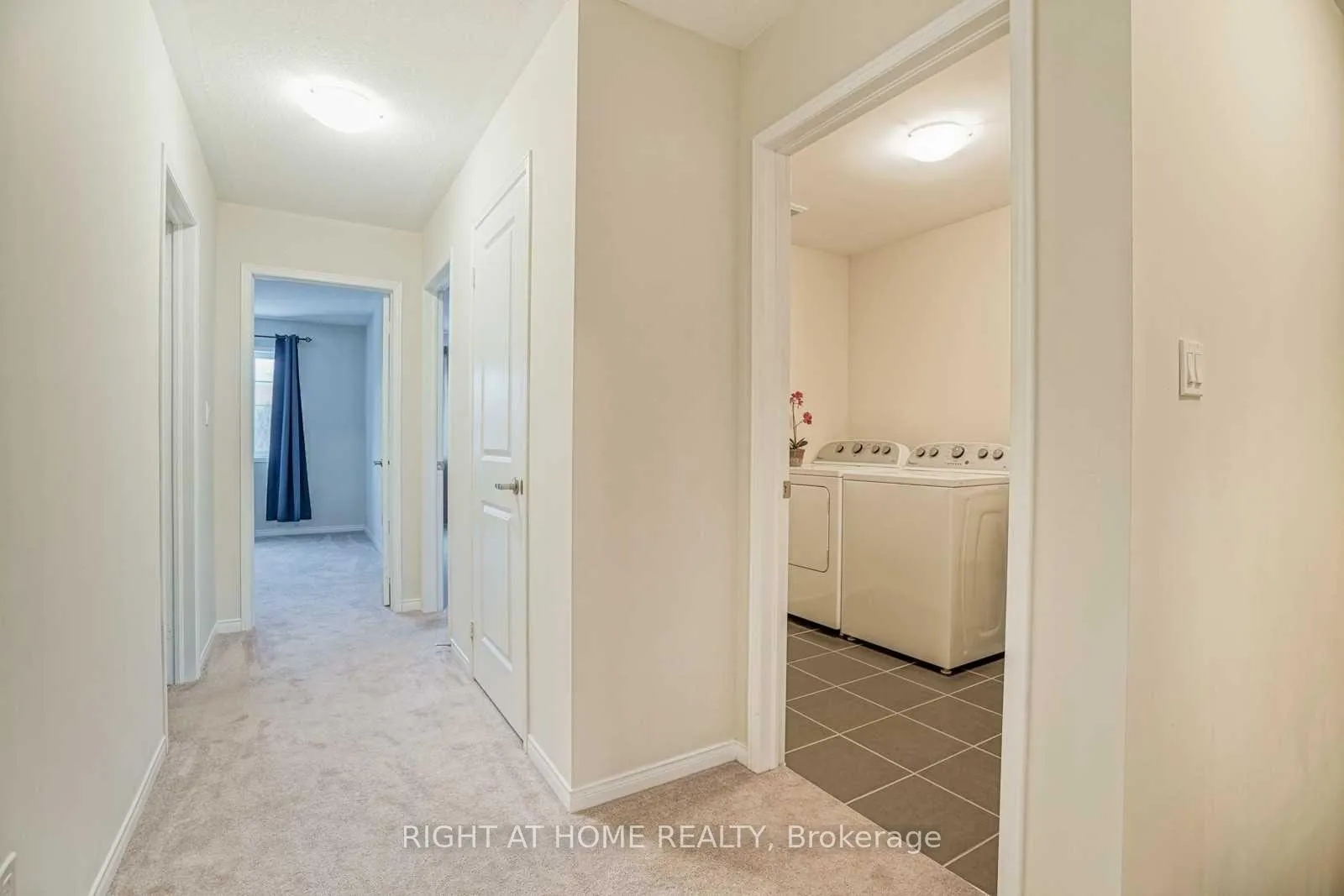 Photo 12 of 4 Rimrock Crescent, Whitby, Williamsburg — HOMEH