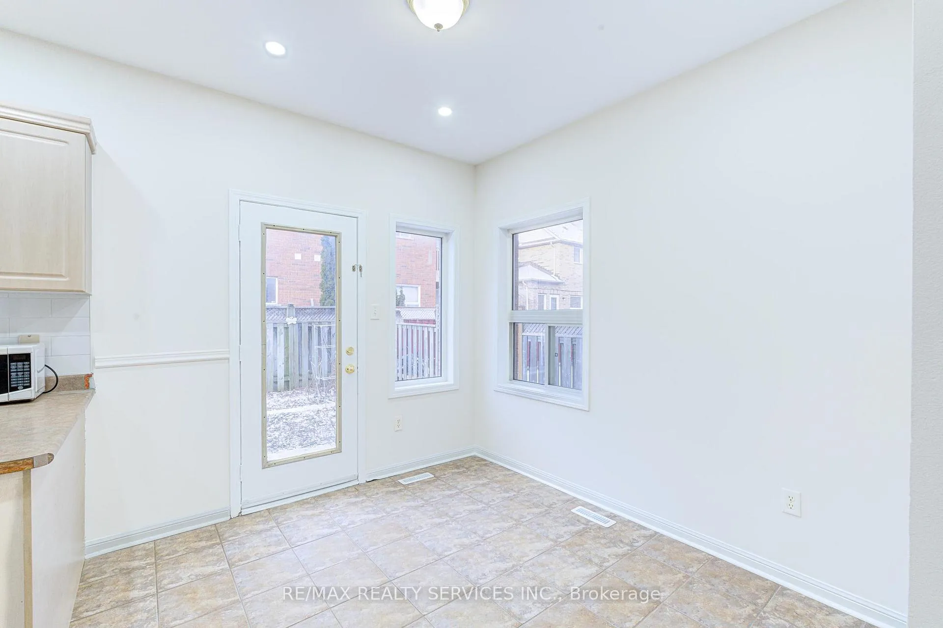 Photo 8 of 6 Beachsurf Road, Brampton, Sandringham-Wellington — HOMEH
