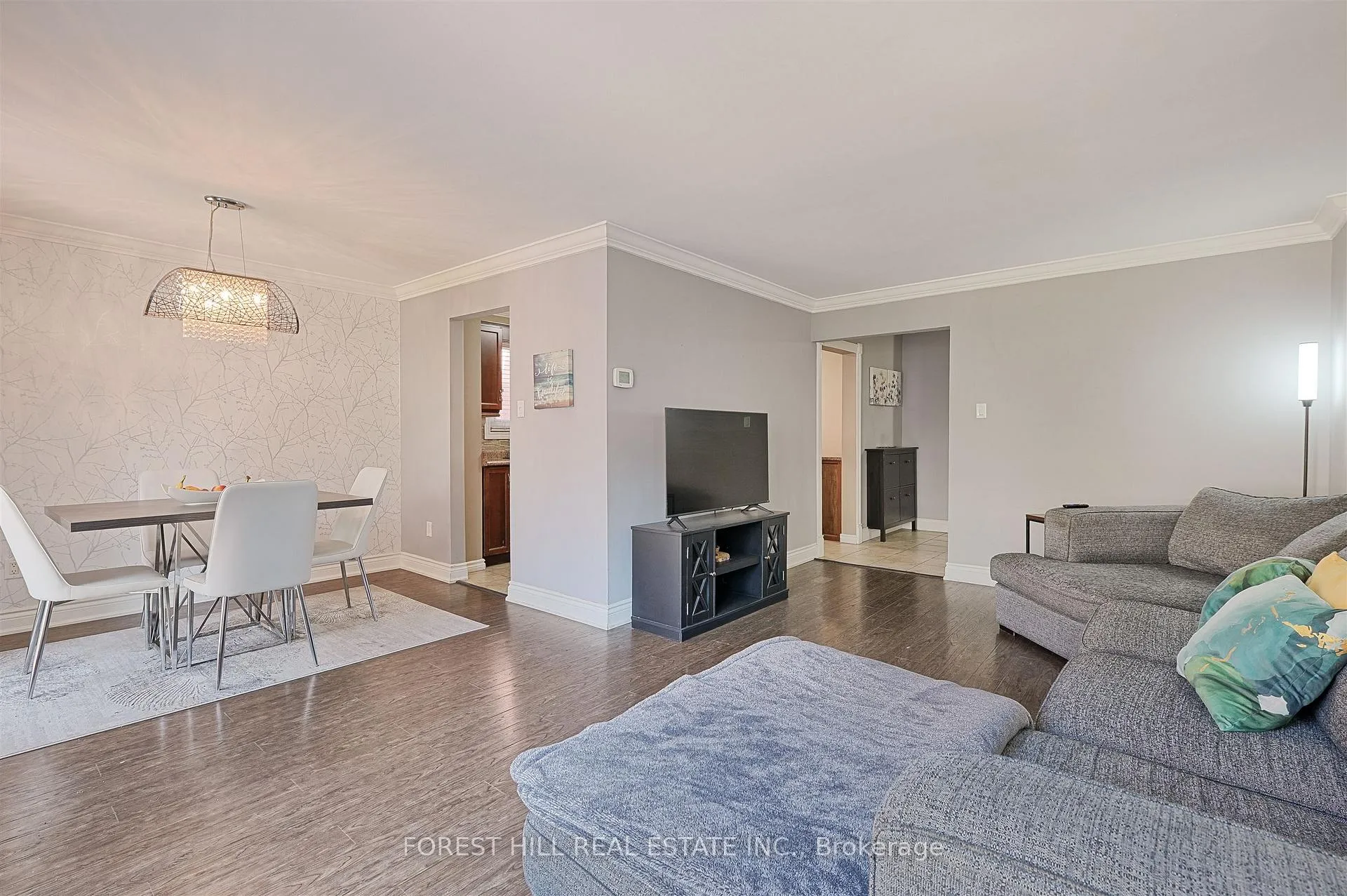 Photo 8 of 17 Rushmore Crescent, Brampton, Heart Lake East — HOMEH