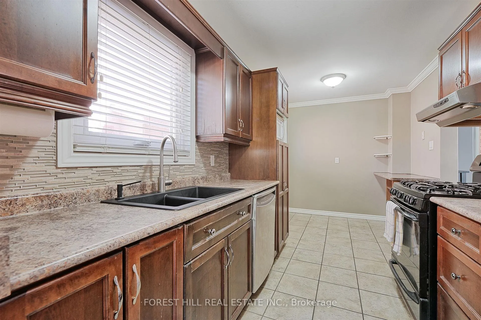 Photo 12 of 17 Rushmore Crescent, Brampton, Heart Lake East — HOMEH