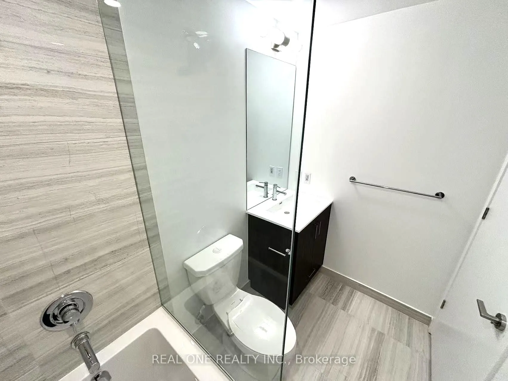 Photo 6 of Unit 3501, 180 Front Street E, Toronto, Moss Park — HOMEH