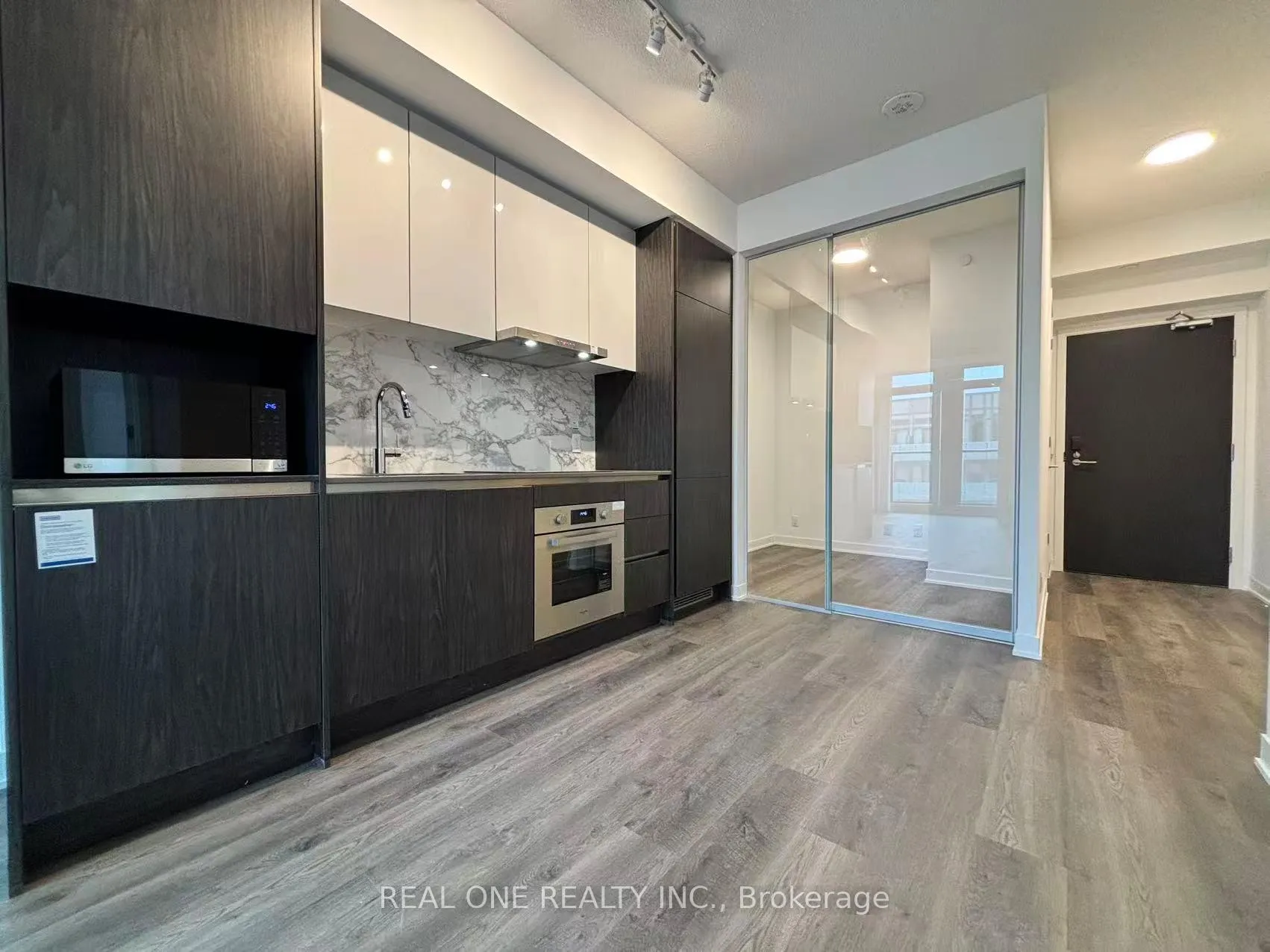 Photo 10 of Unit 3501, 180 Front Street E, Toronto, Moss Park — HOMEH