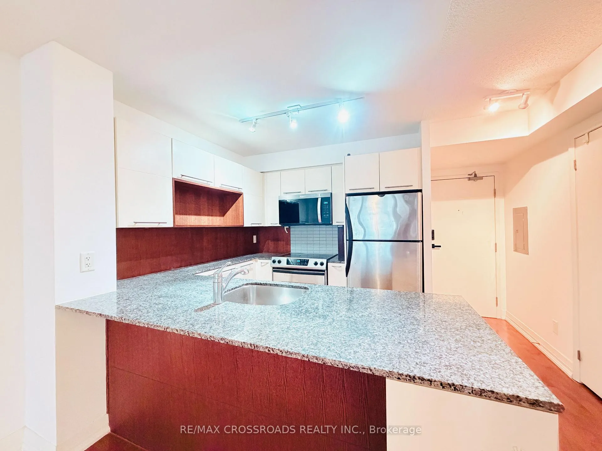 Photo 2 of Unit 503, 21 Carlton Street, Toronto, Church-Yonge Corridor — HOMEH