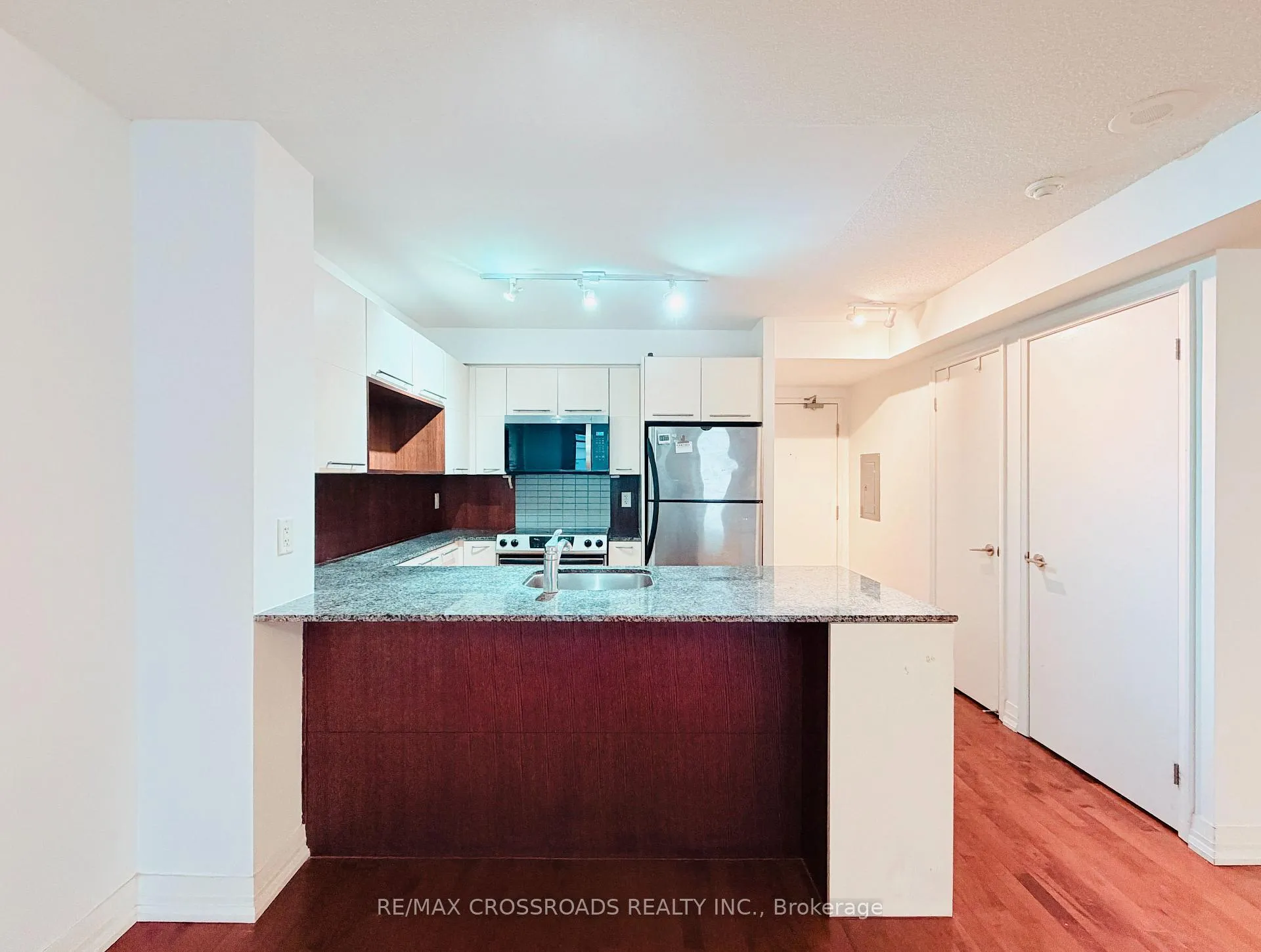 Photo 3 of Unit 503, 21 Carlton Street, Toronto, Church-Yonge Corridor — HOMEH