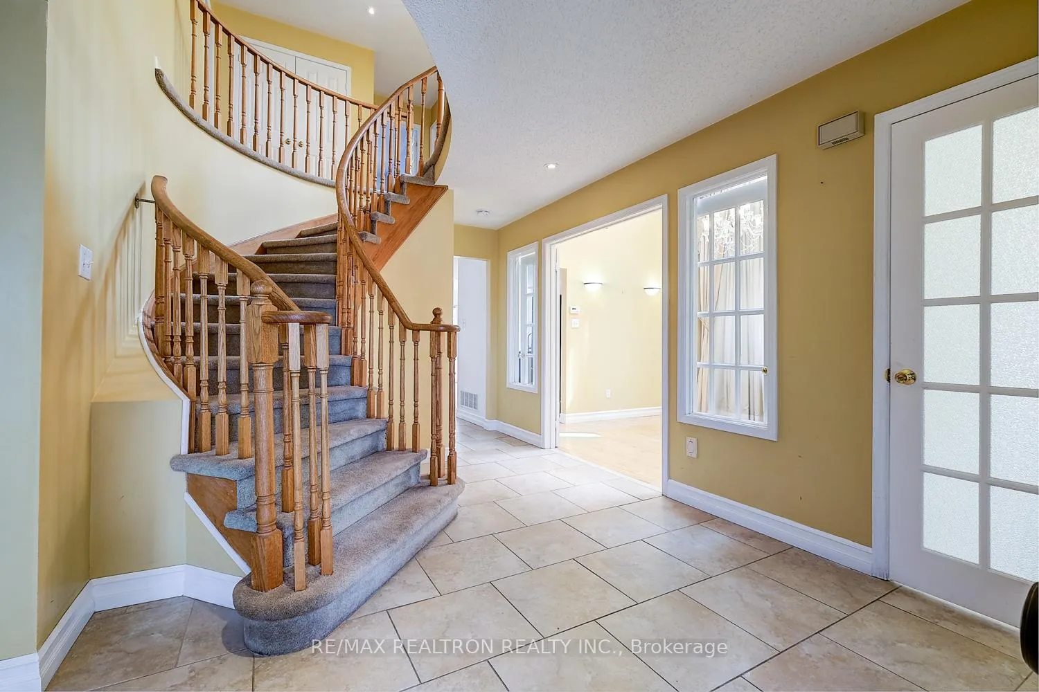 Photo 4 of 10 Chiswick Crescent, Aurora, Aurora Highlands — HOMEH