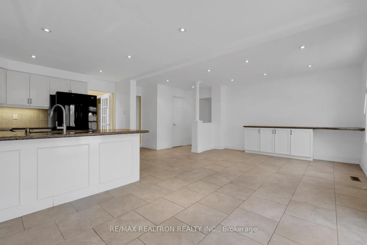 Photo 13 of 10 Chiswick Crescent, Aurora, Aurora Highlands — HOMEH
