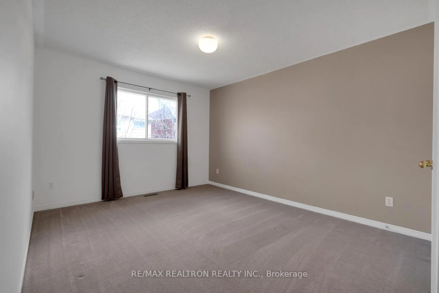 Photo 26 of 10 Chiswick Crescent, Aurora, Aurora Highlands — HOMEH