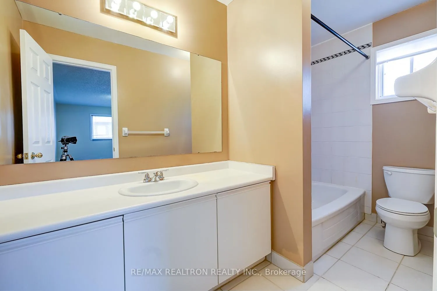 Photo 31 of 10 Chiswick Crescent, Aurora, Aurora Highlands — HOMEH