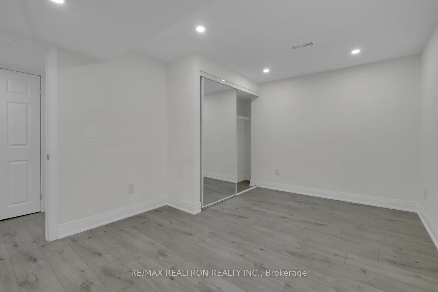 Photo 37 of 10 Chiswick Crescent, Aurora, Aurora Highlands — HOMEH