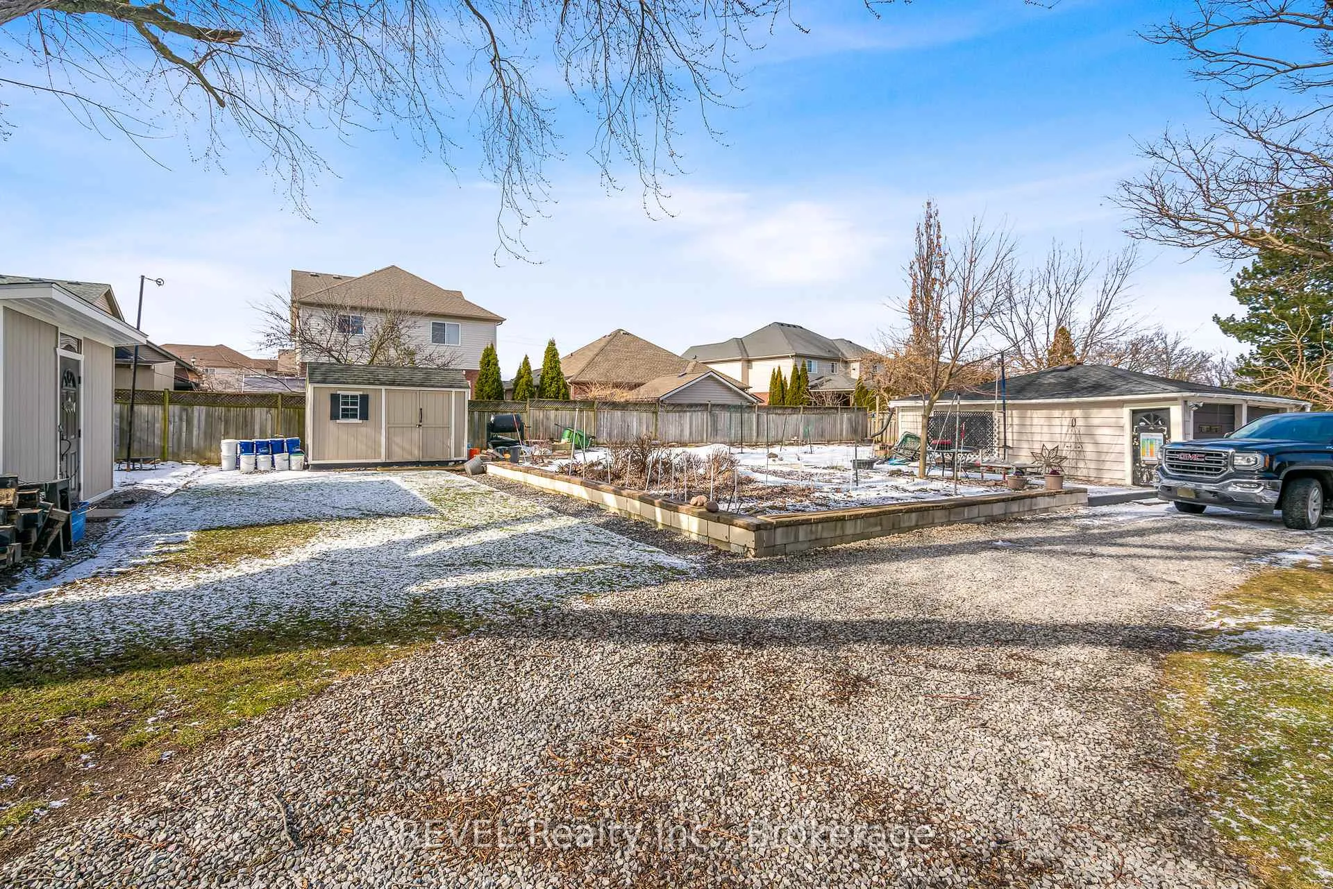 Photo 2 of 18 Valley Road, St. Catharines, Rykert/Vansickle — HOMEH