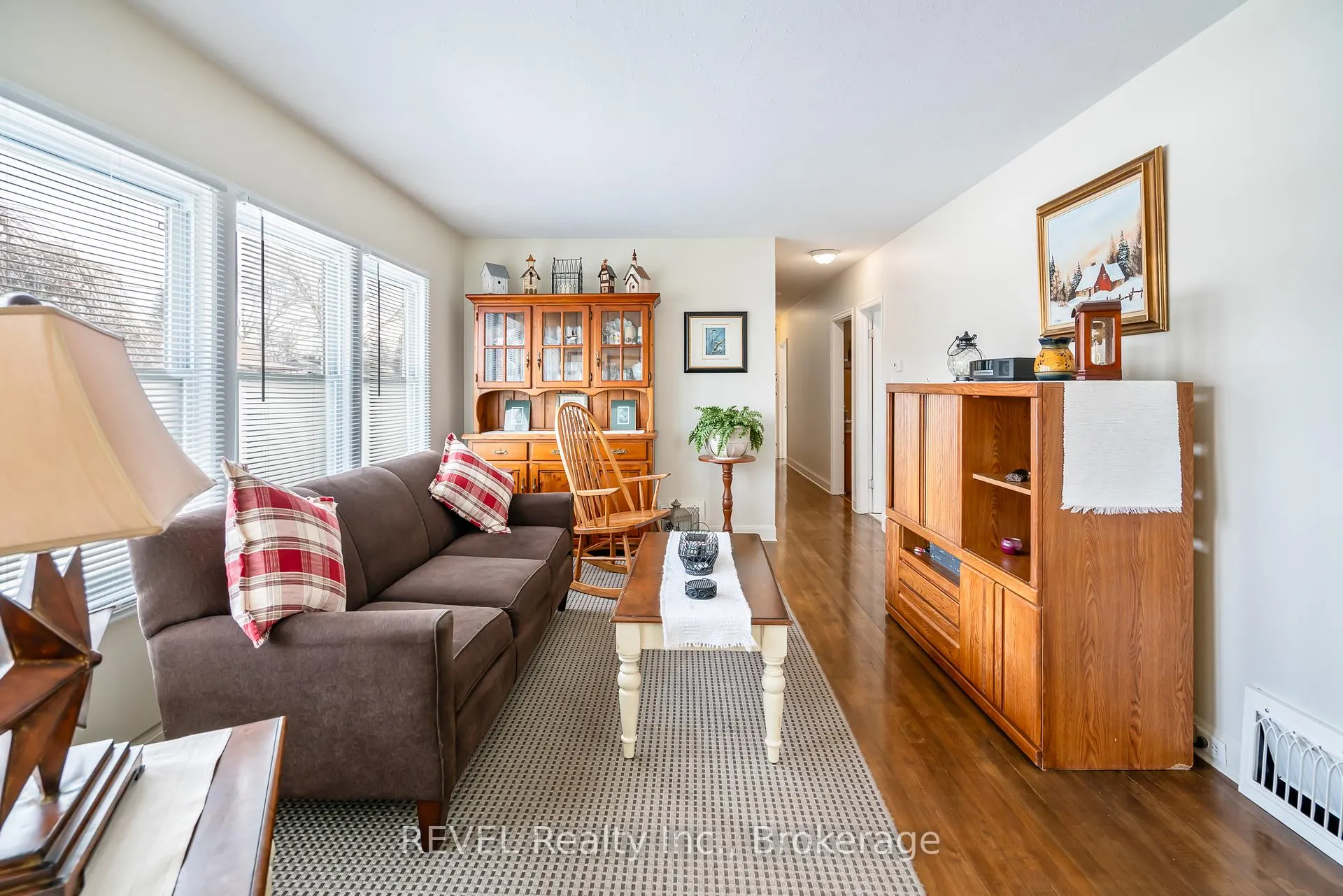 Photo 12 of 18 Valley Road, St. Catharines, Rykert/Vansickle — HOMEH