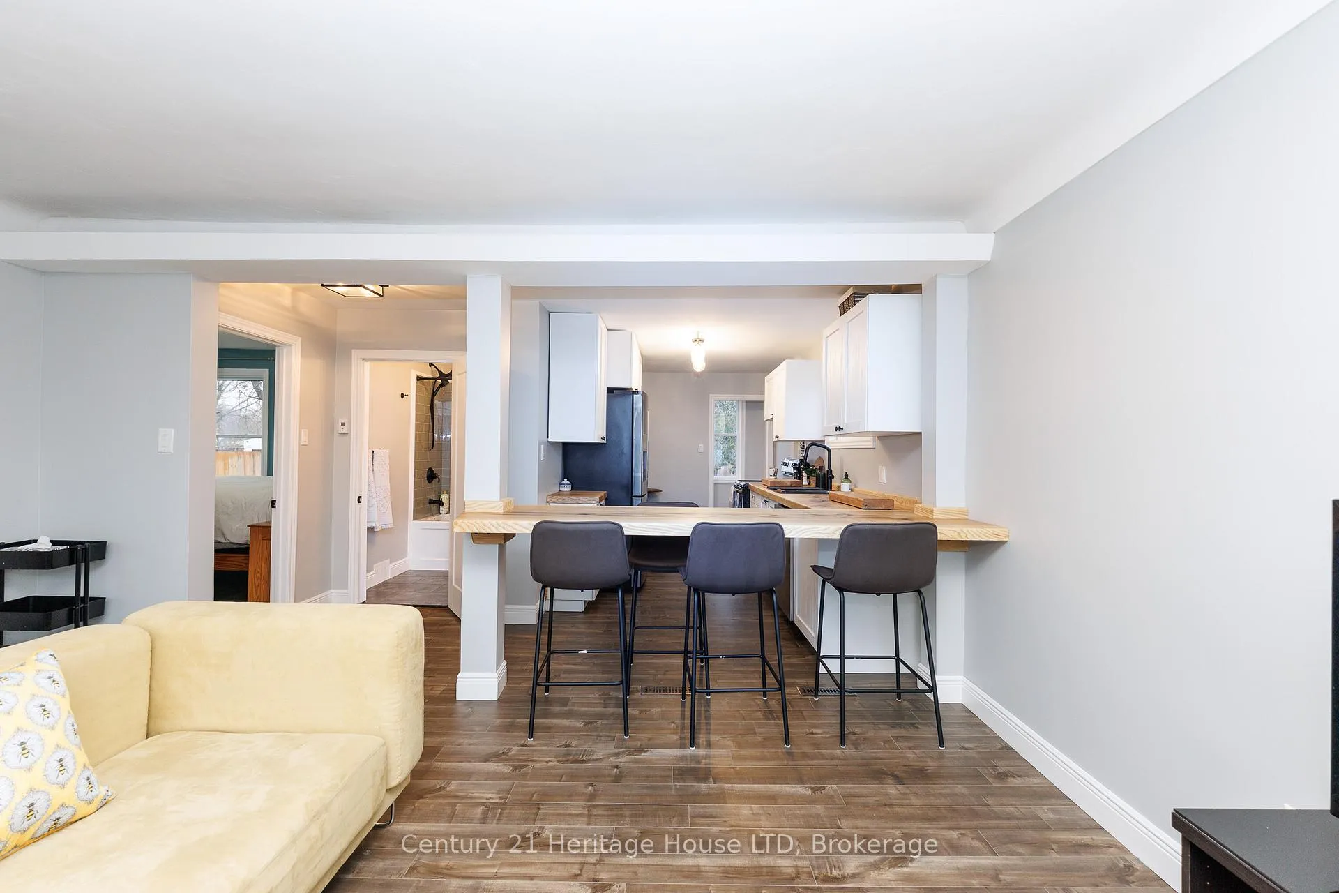 Photo 7 of 21 Keele Street, St. Catharines, Burleigh Hill — HOMEH