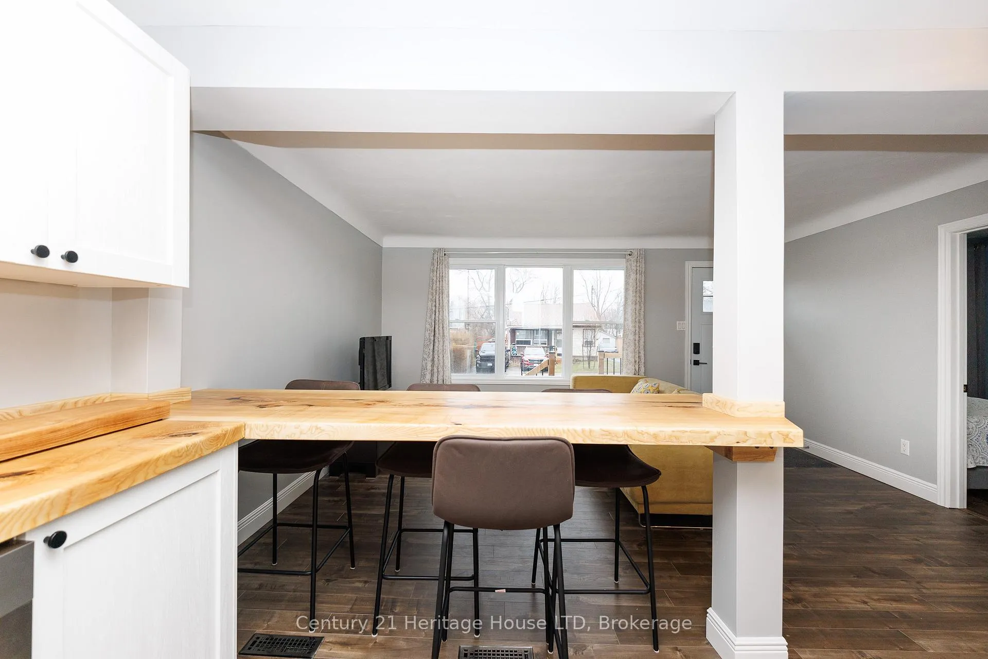 Photo 9 of 21 Keele Street, St. Catharines, Burleigh Hill — HOMEH