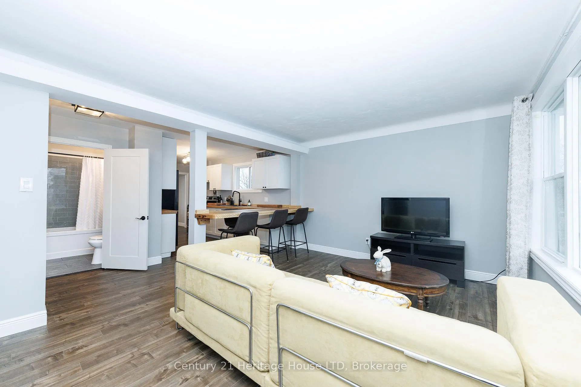 Photo 12 of 21 Keele Street, St. Catharines, Burleigh Hill — HOMEH