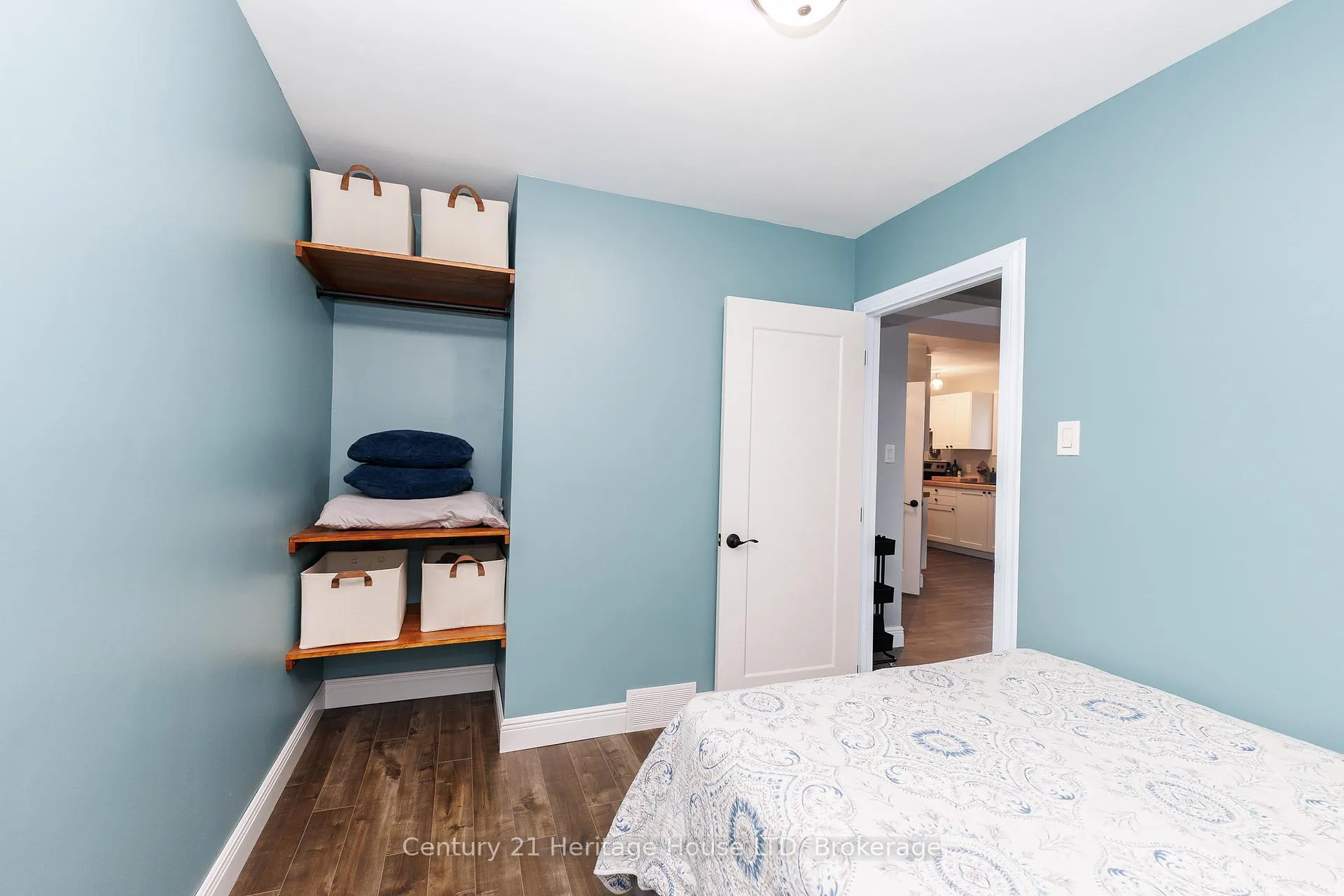 Photo 16 of 21 Keele Street, St. Catharines, Burleigh Hill — HOMEH