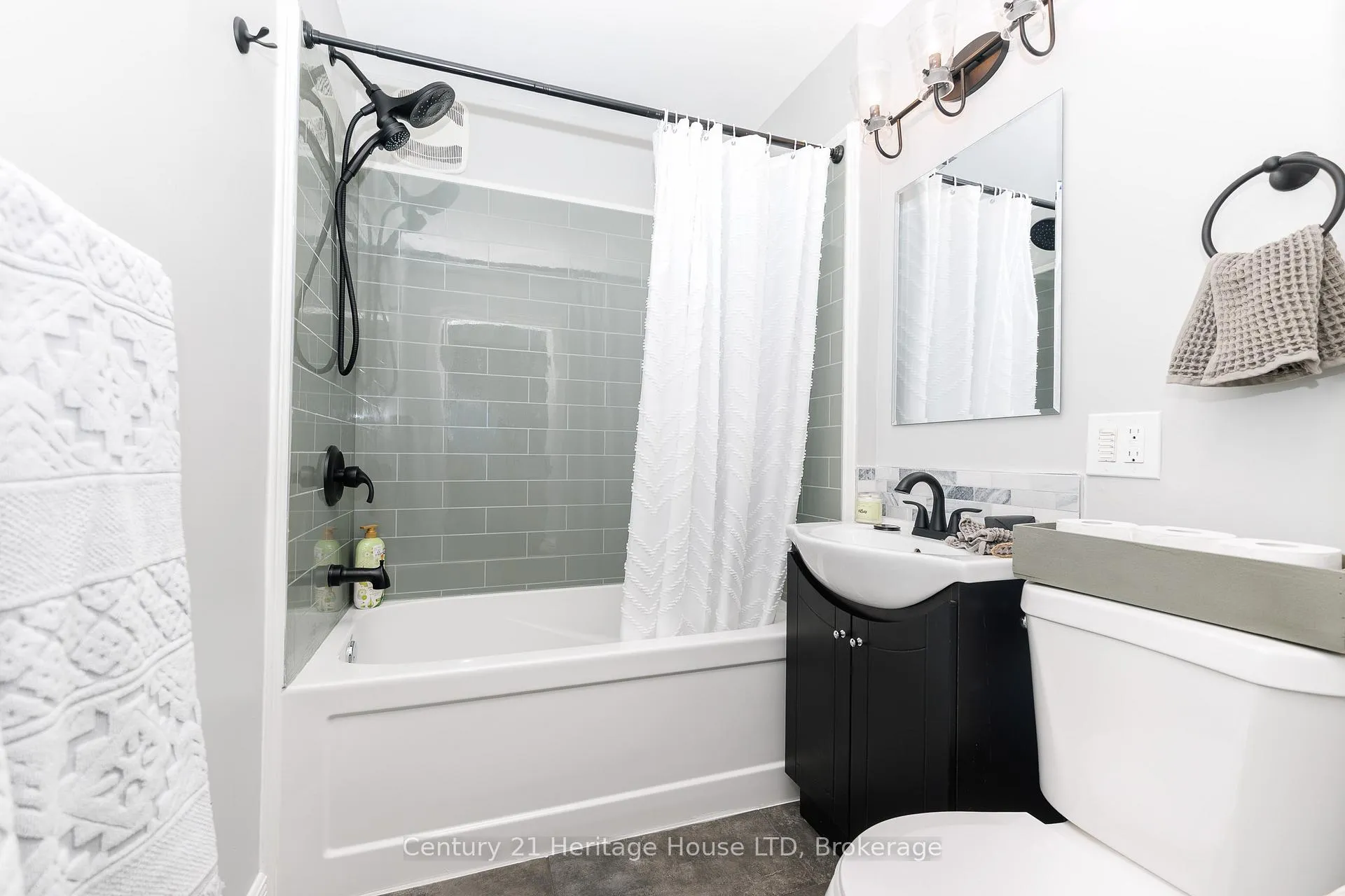 Photo 18 of 21 Keele Street, St. Catharines, Burleigh Hill — HOMEH
