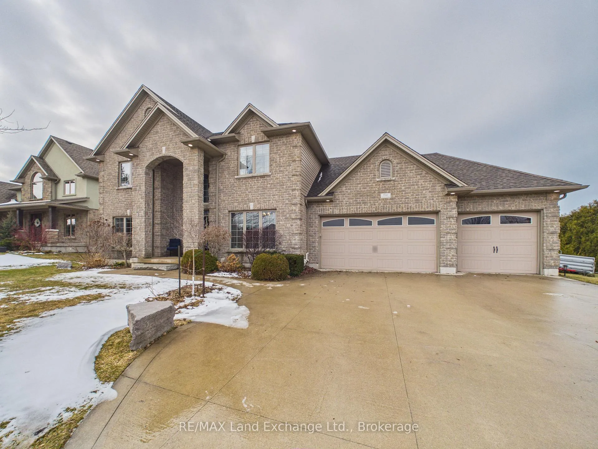 Front of 4 Scott Crescent