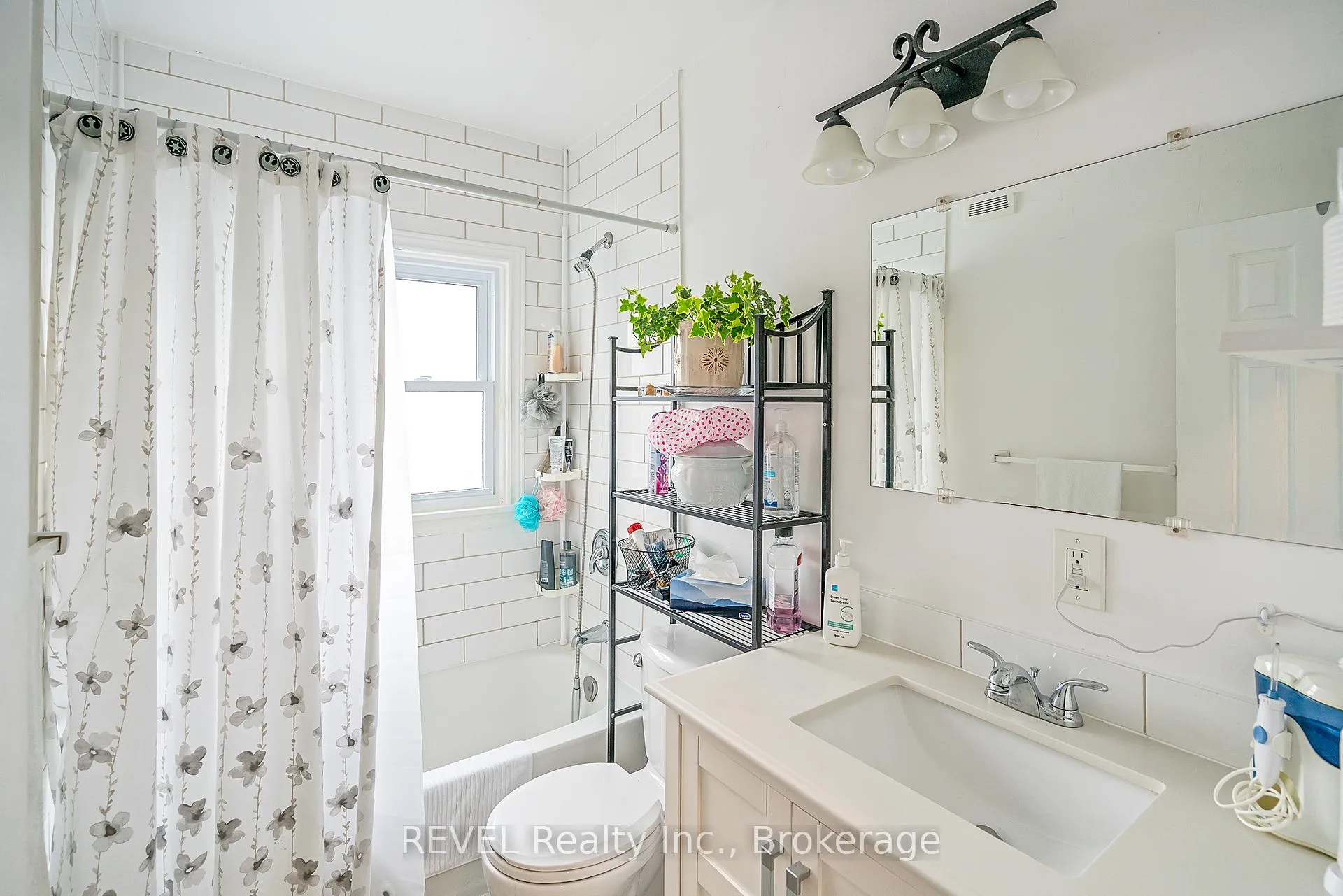 Photo 16 of 18 A,B,C,D Valley Road, St. Catharines, Rykert/Vansickle — HOMEH