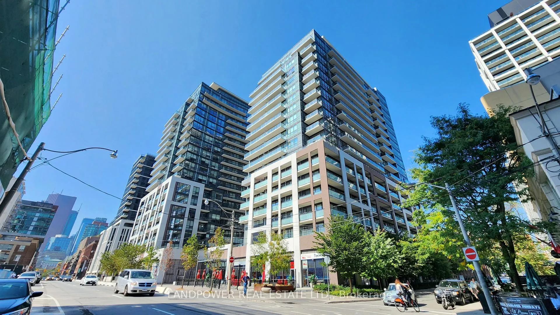 Front of Unit 639, 460 Adelaide Street E