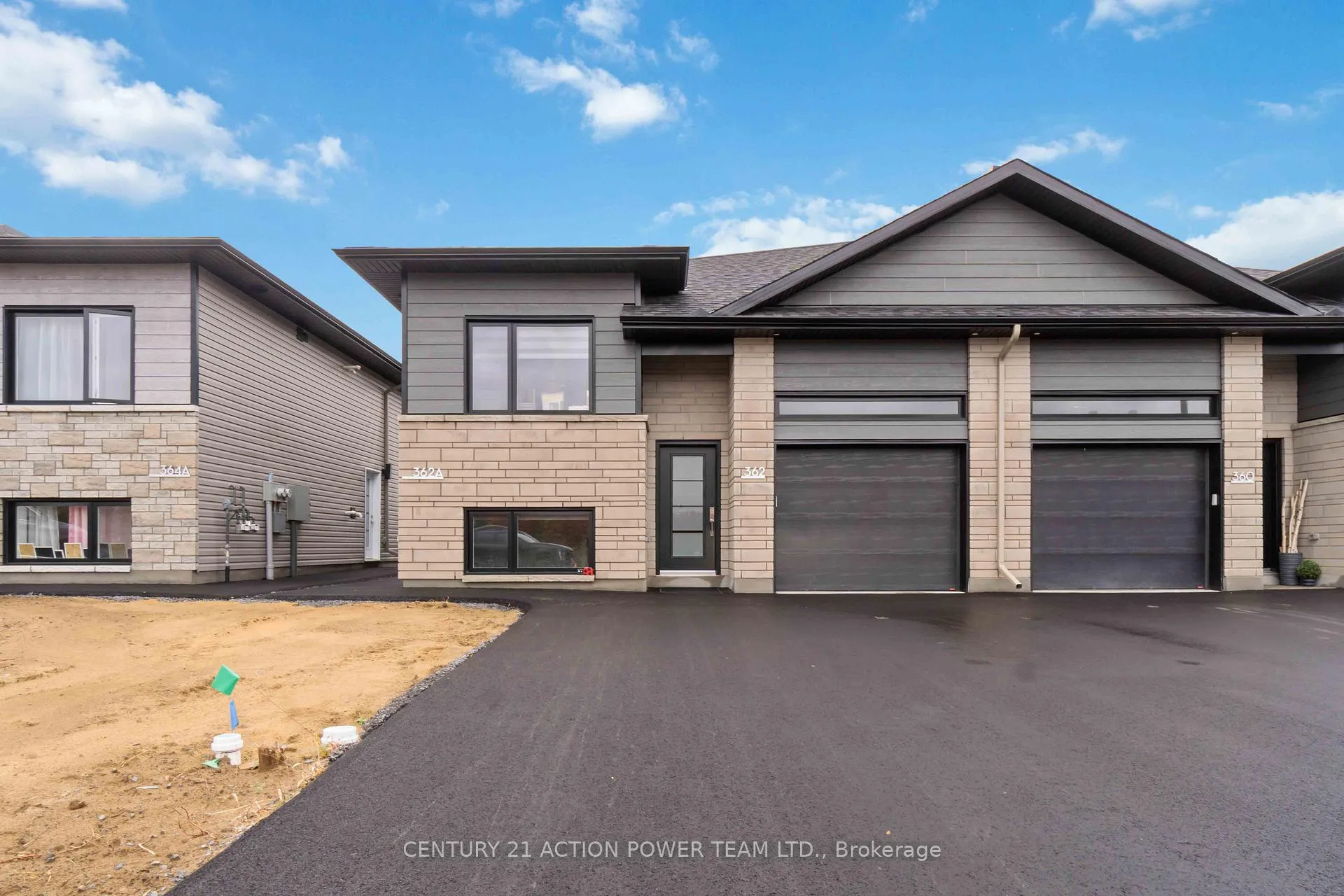 Front of Unit A, 362 Hazel Crescent