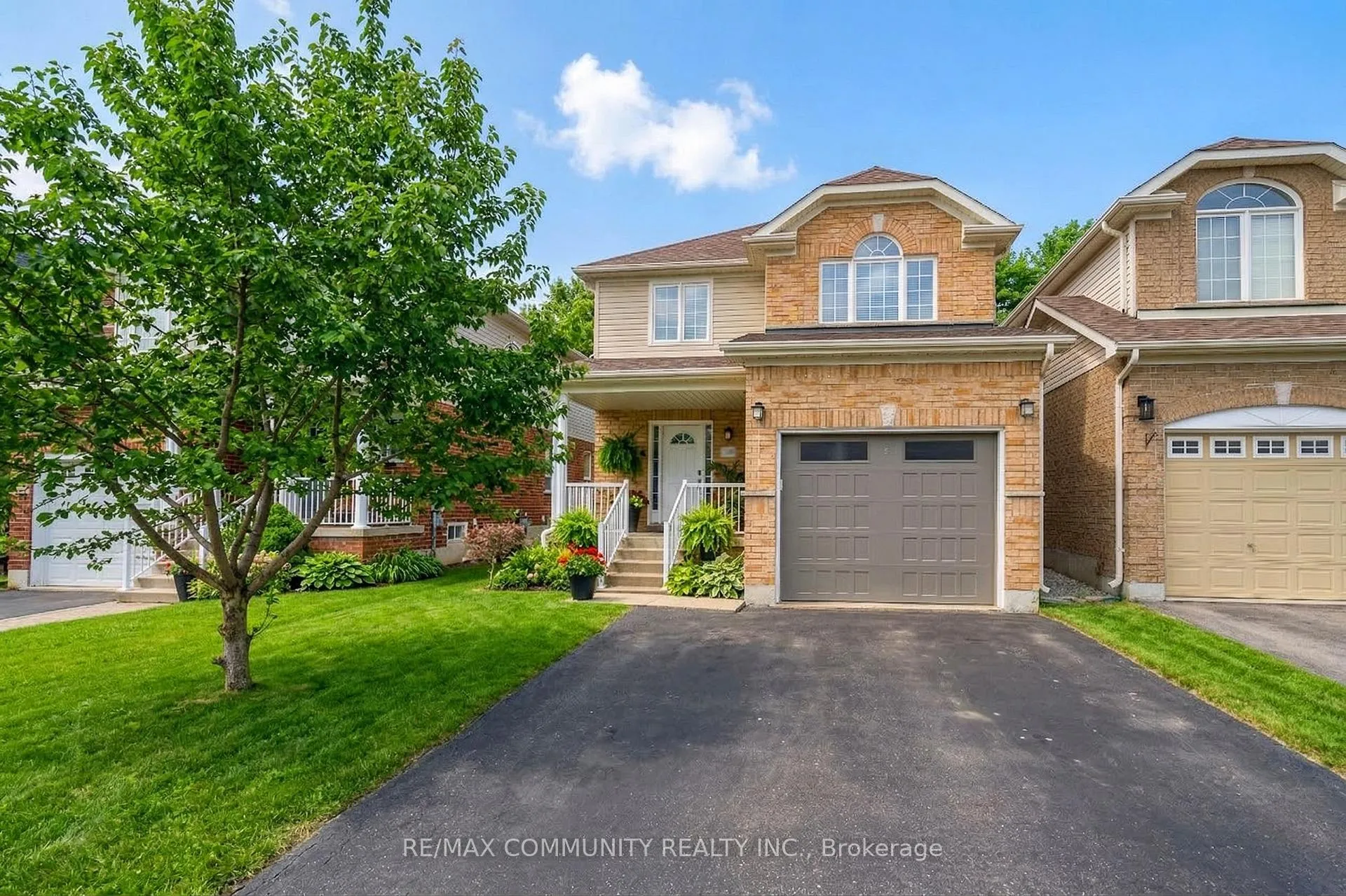 Photo 1 of 18 Duval Street, Clarington, Courtice — HOMEH