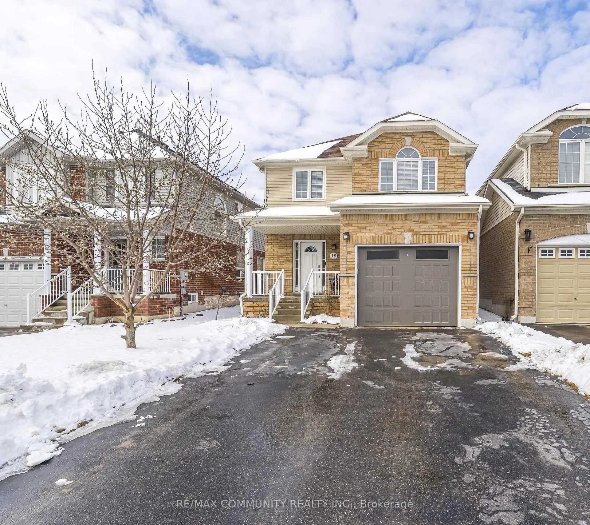 Photo 2 of 18 Duval Street, Clarington, Courtice — HOMEH