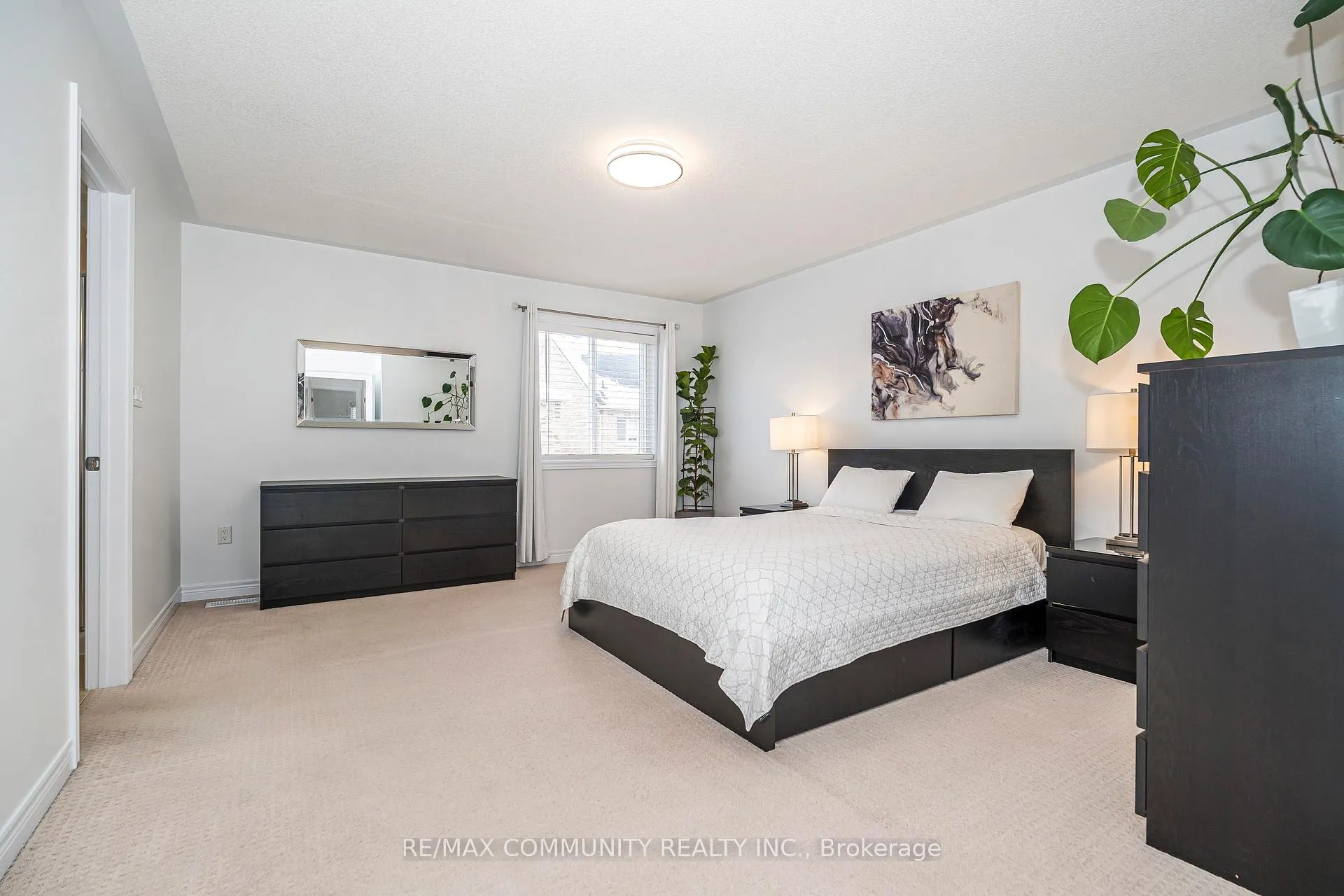 Photo 17 of 18 Duval Street, Clarington, Courtice — HOMEH
