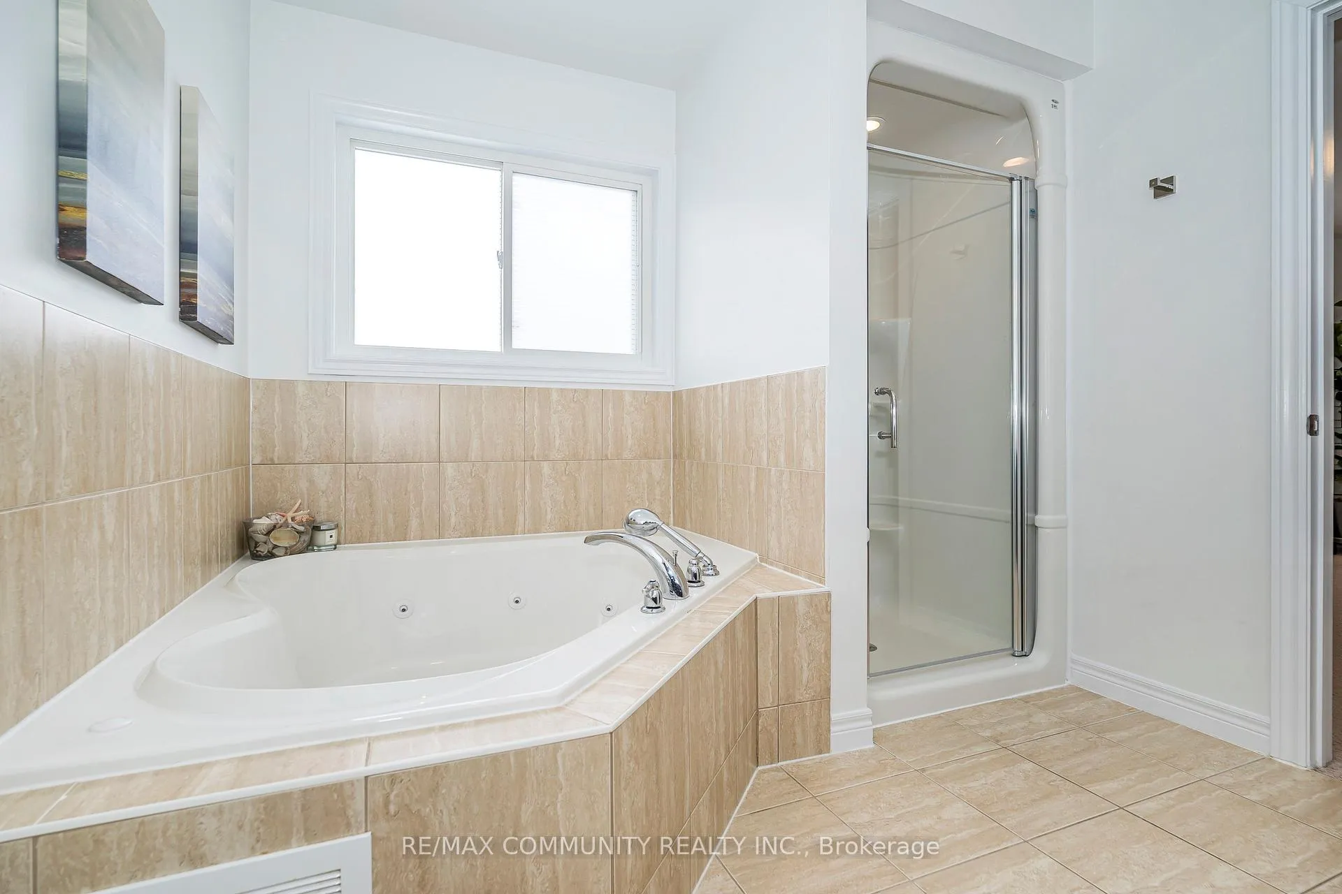 Photo 22 of 18 Duval Street, Clarington, Courtice — HOMEH