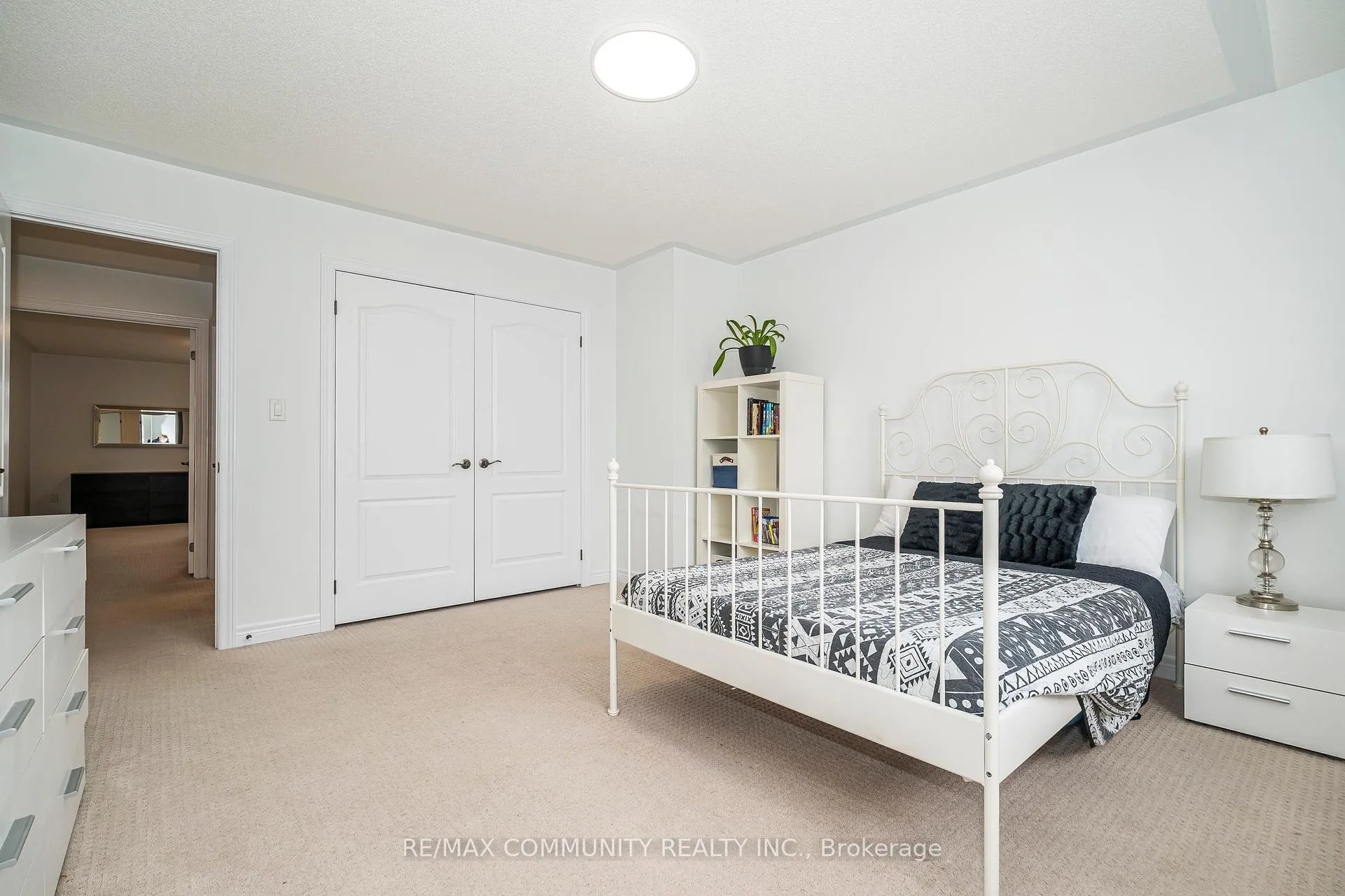 Photo 24 of 18 Duval Street, Clarington, Courtice — HOMEH
