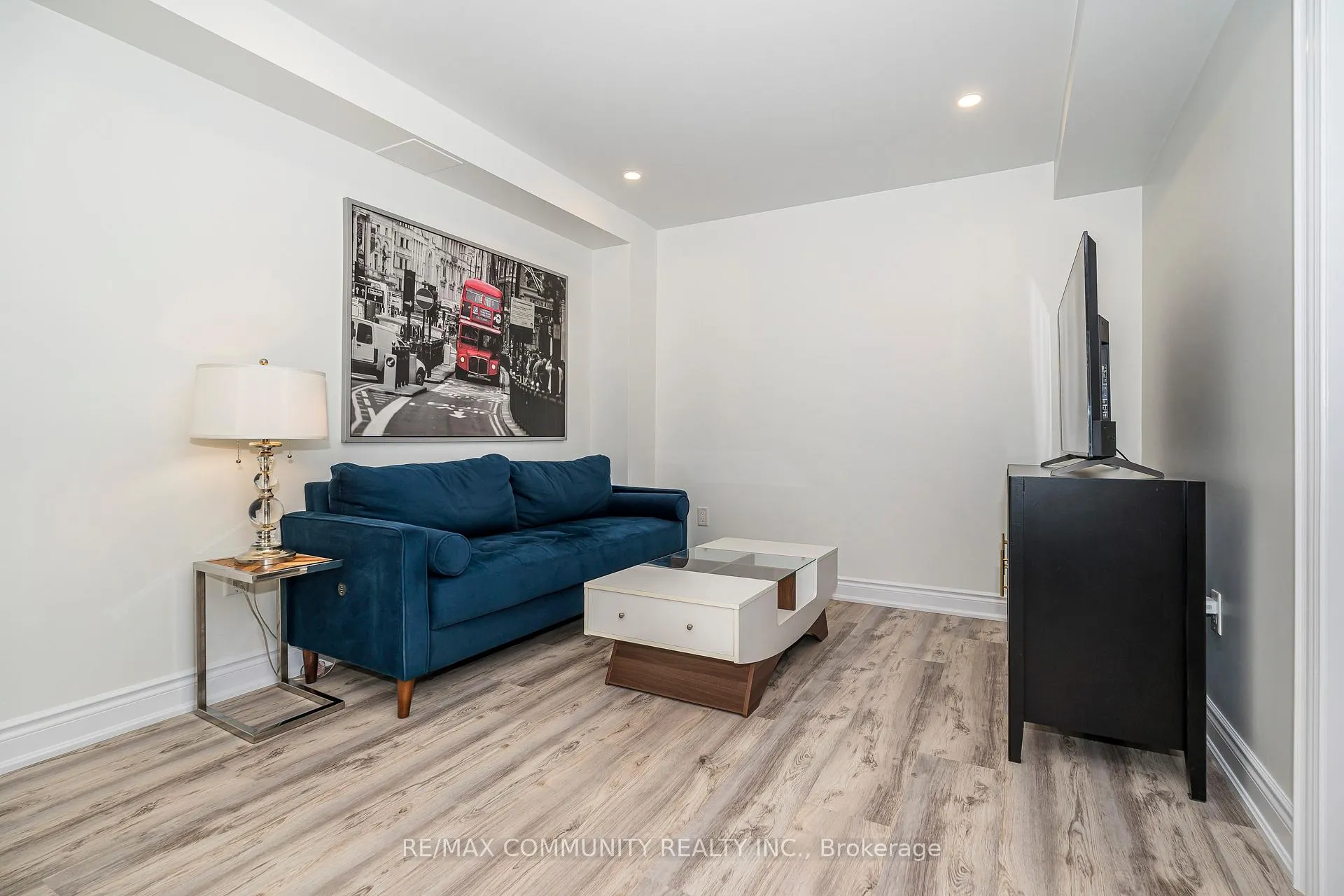 Photo 27 of 18 Duval Street, Clarington, Courtice — HOMEH