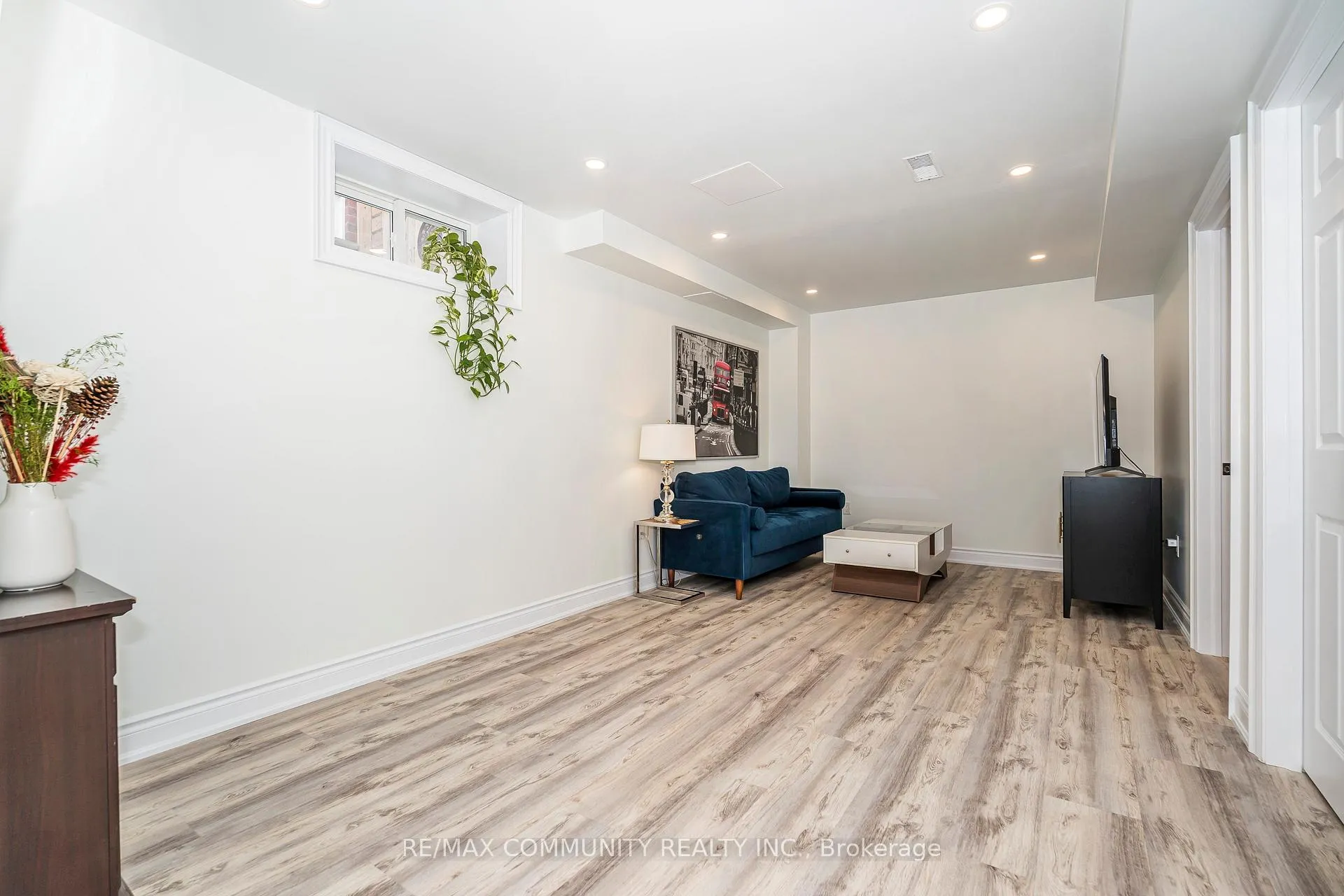 Photo 30 of 18 Duval Street, Clarington, Courtice — HOMEH
