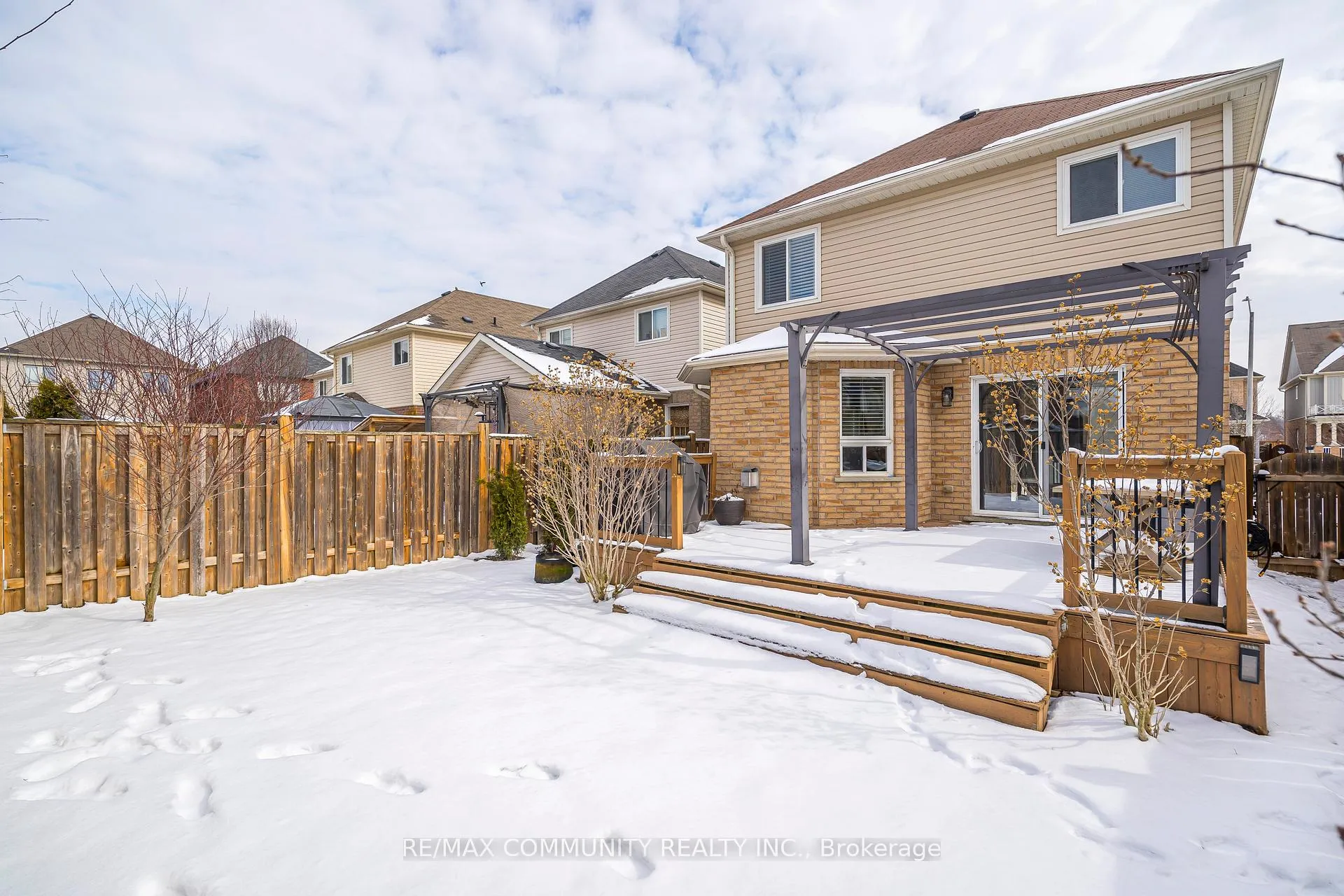 Photo 32 of 18 Duval Street, Clarington, Courtice — HOMEH