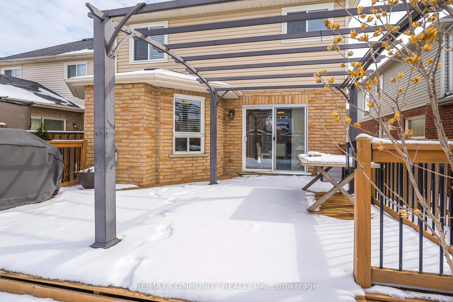 Photo 33 of 18 Duval Street, Clarington, Courtice — HOMEH