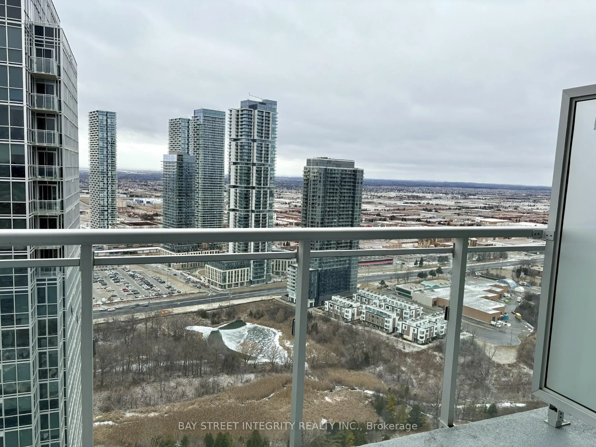 Photo 16 of Unit 3404, 2908 Highway 7 Road, Vaughan, Concord — HOMEH