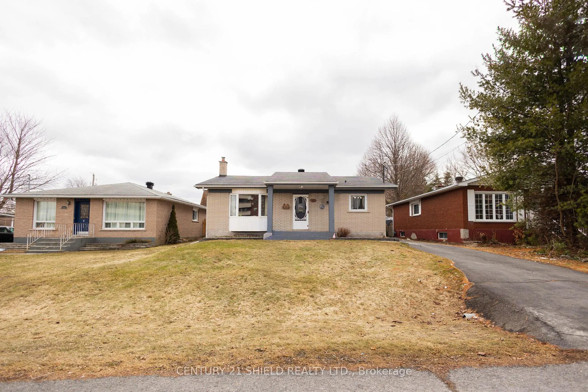 Photo 2 of 1443 1st Street E, Cornwall — HOMEH