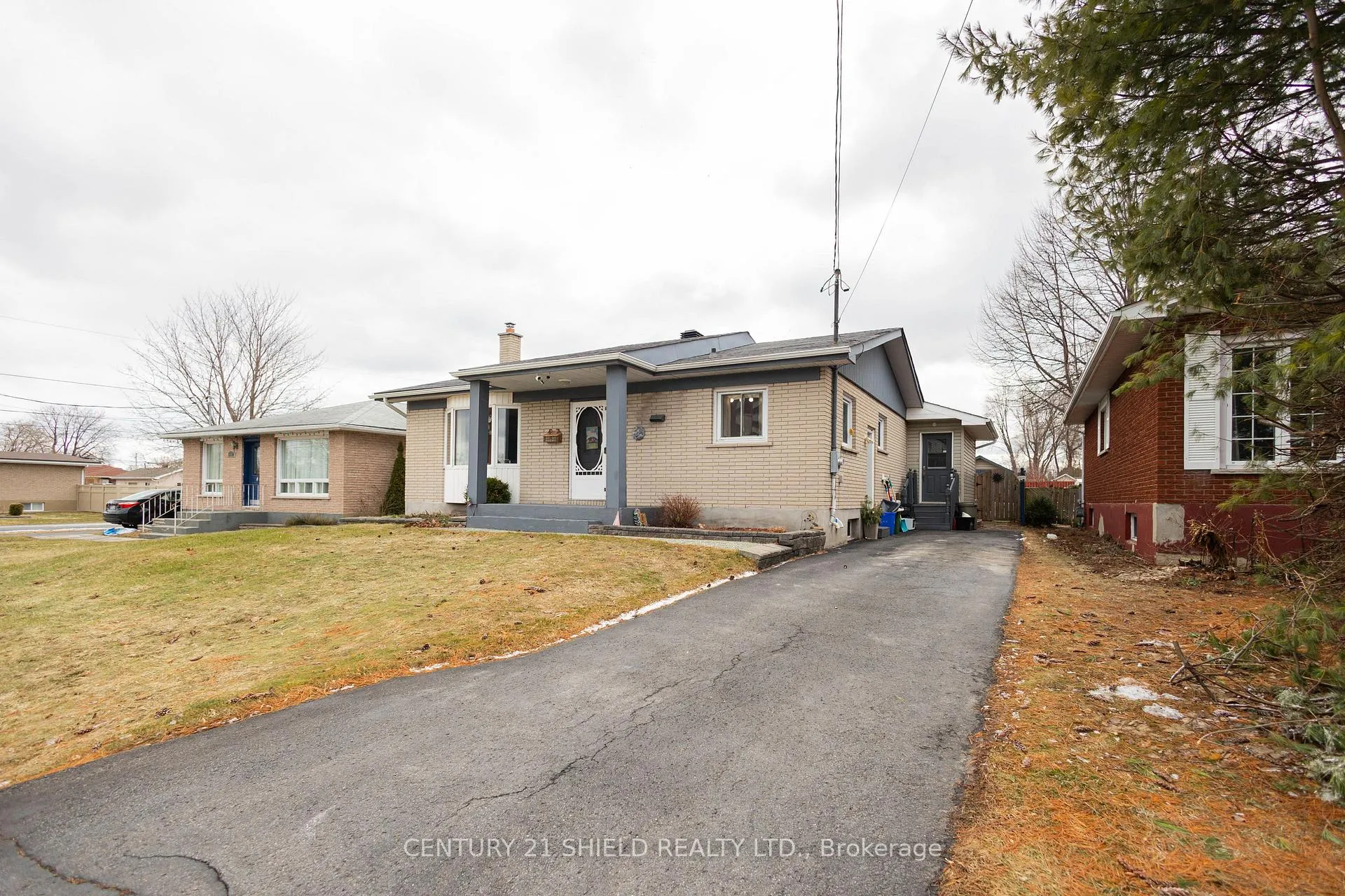 Photo 3 of 1443 1st Street E, Cornwall — HOMEH