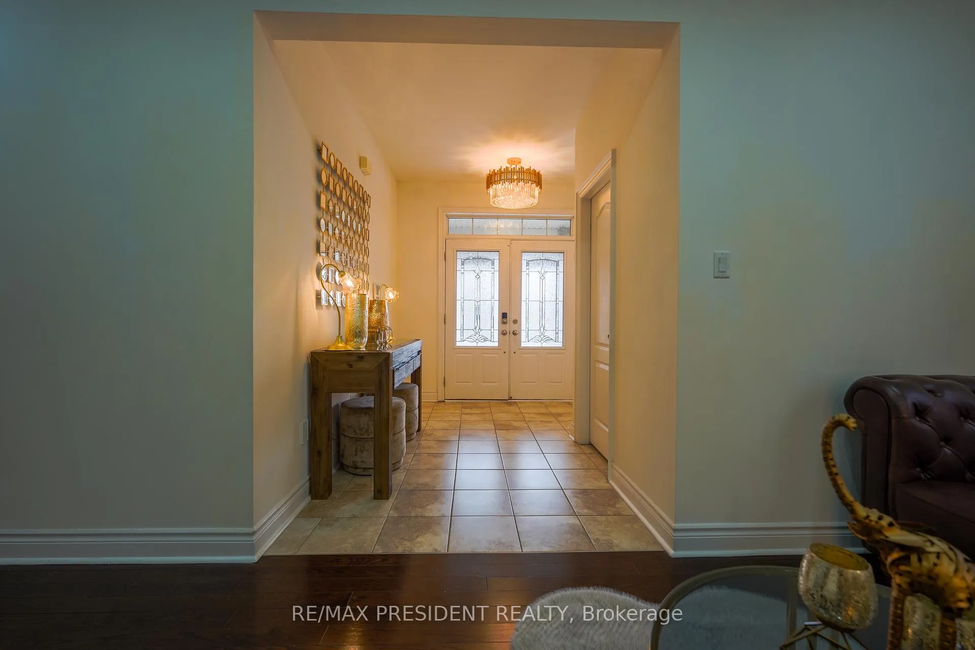 Photo 2 of 16 Bassett Crescent, Brampton, Credit Valley — HOMEH
