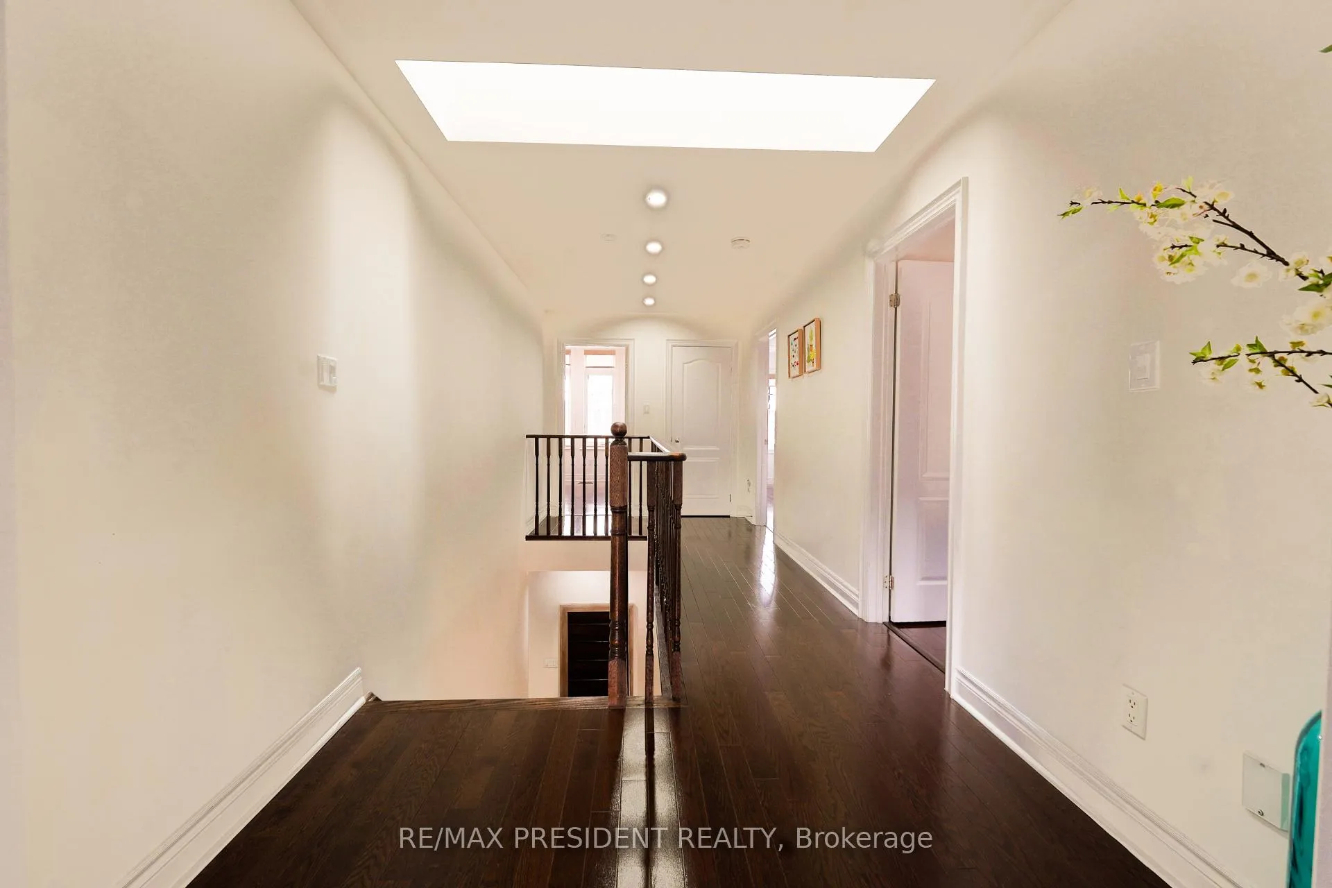 Photo 13 of 16 Bassett Crescent, Brampton, Credit Valley — HOMEH
