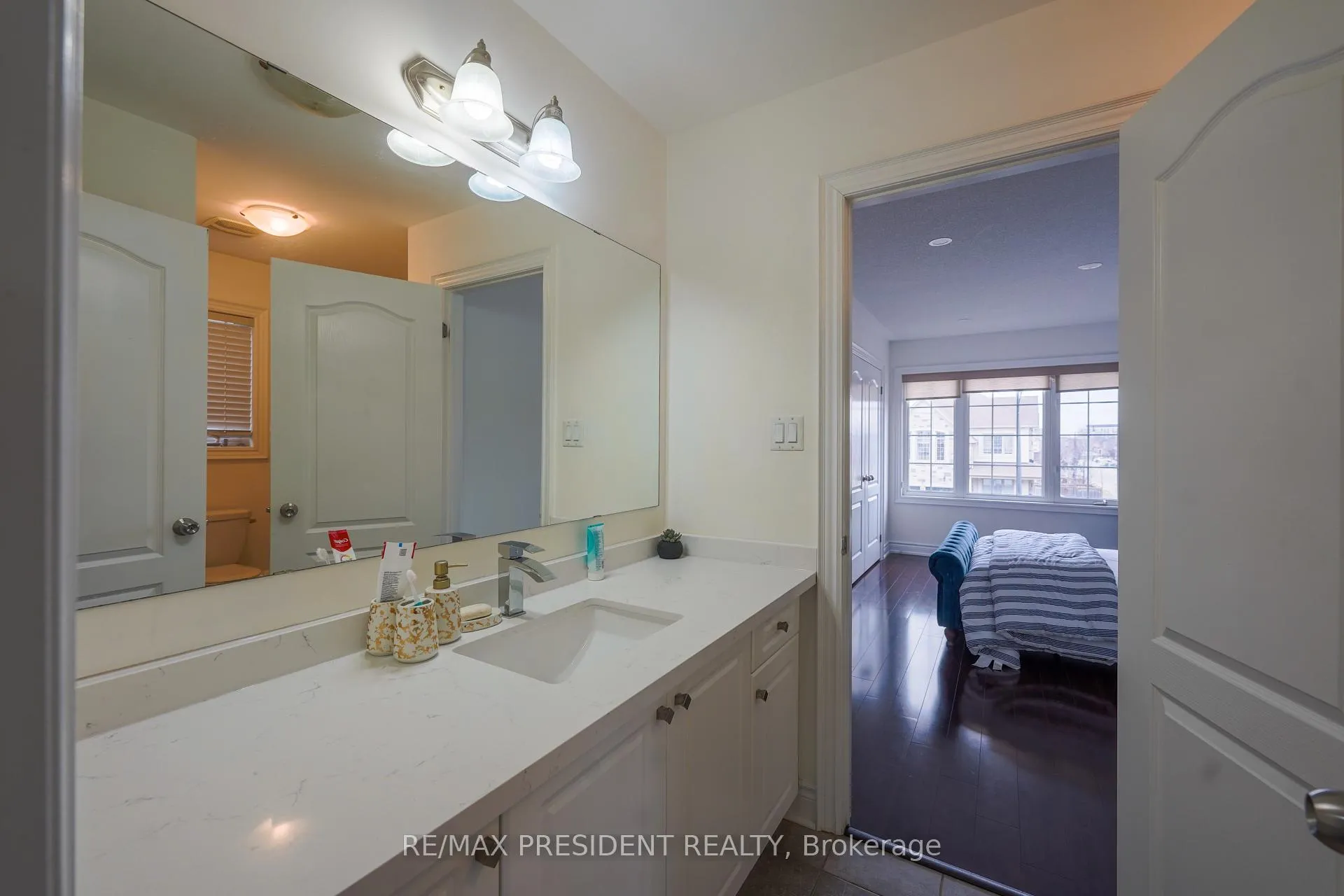Photo 19 of 16 Bassett Crescent, Brampton, Credit Valley — HOMEH