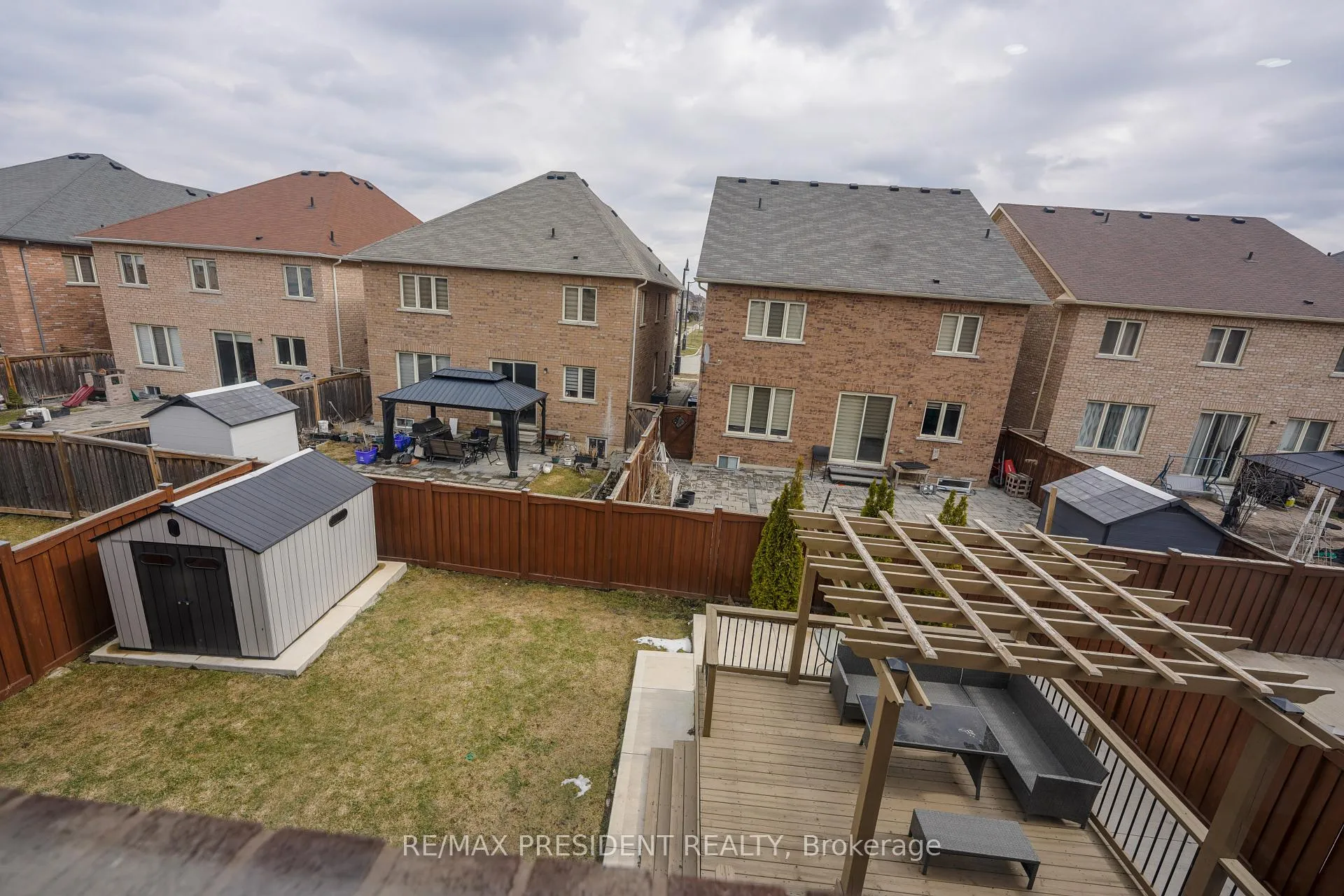 Photo 26 of 16 Bassett Crescent, Brampton, Credit Valley — HOMEH