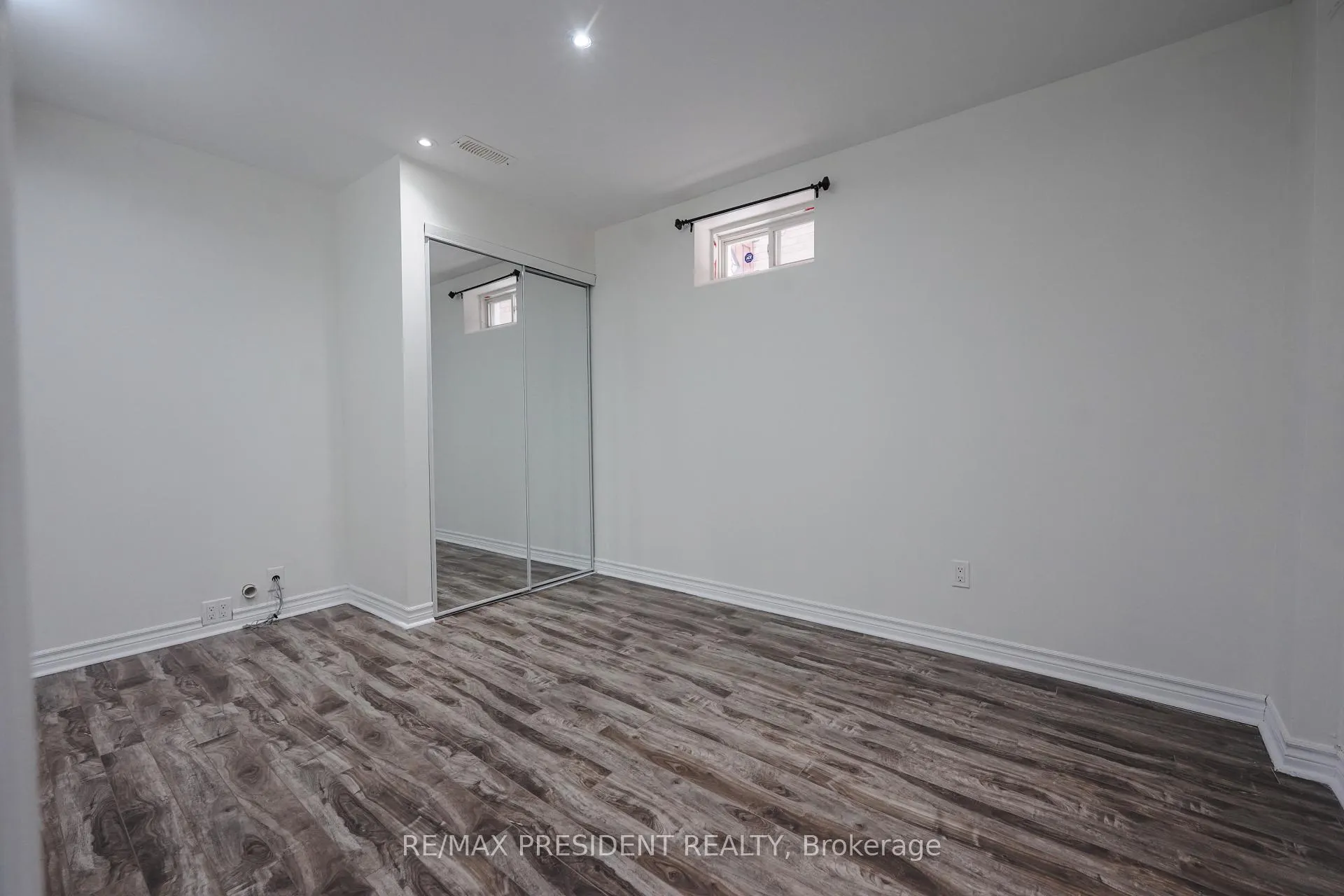 Photo 32 of 16 Bassett Crescent, Brampton, Credit Valley — HOMEH